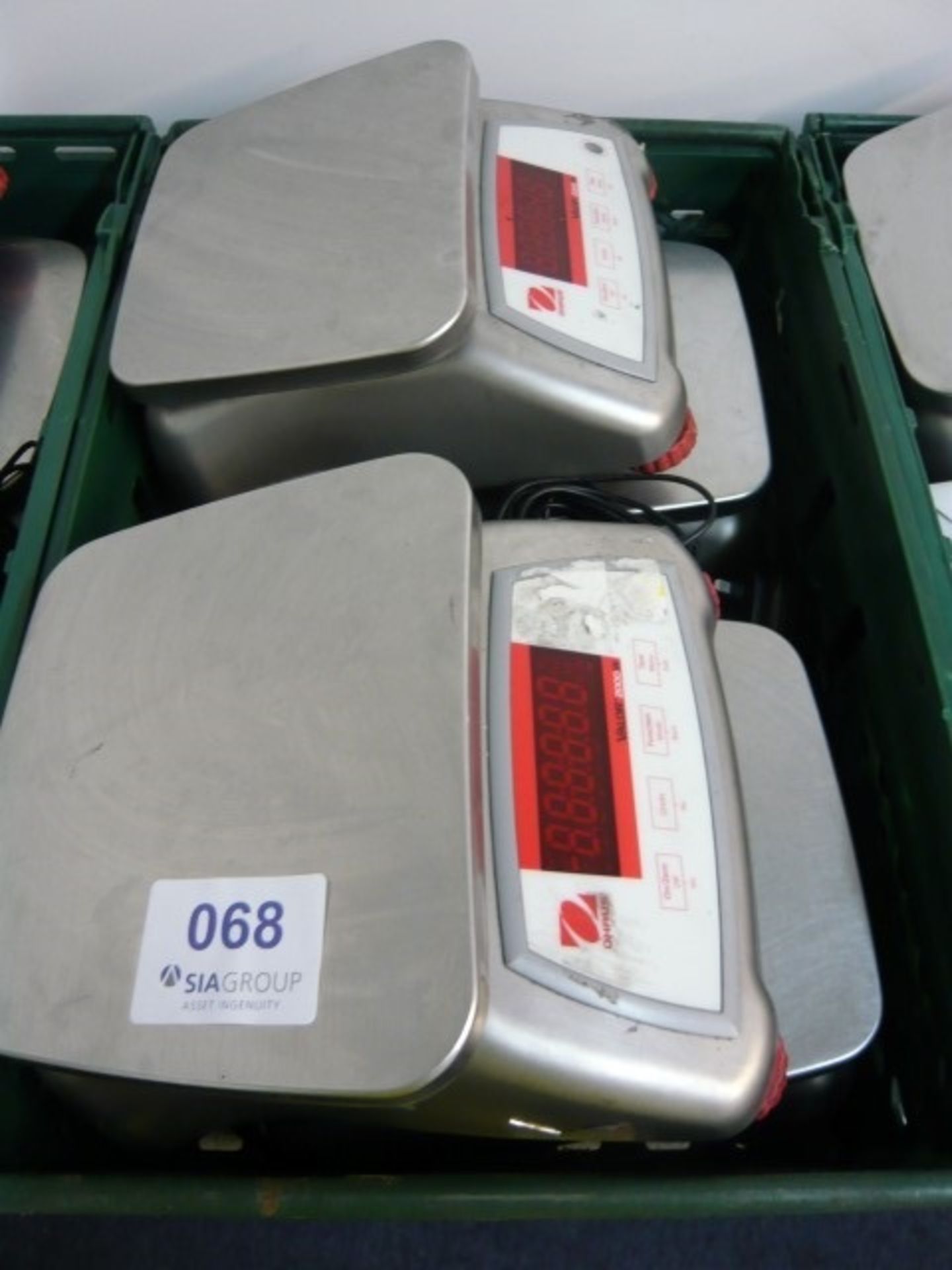 (4) Ohaus Valor 2000W electronic scales