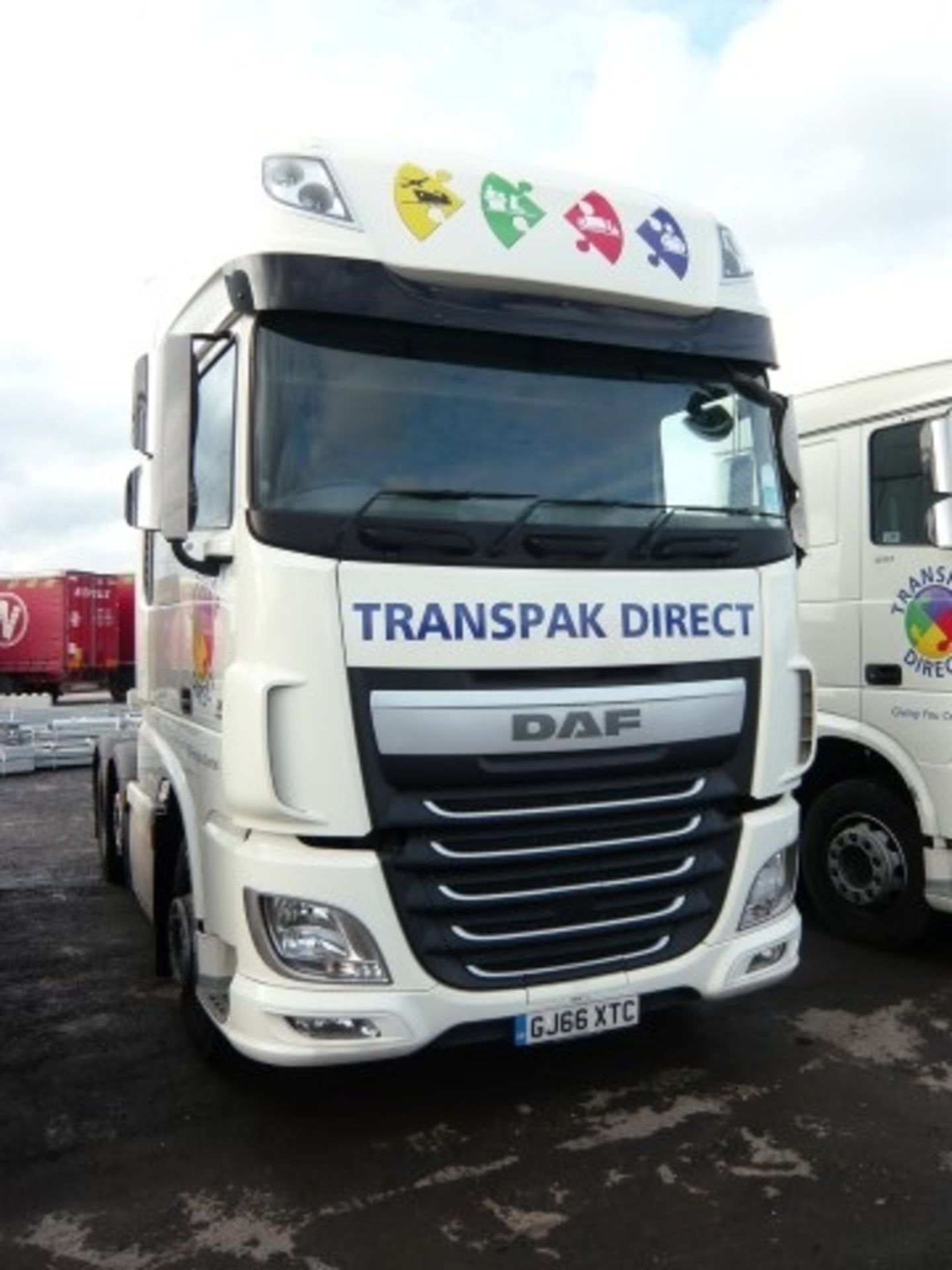 DAF FTG XF 510 6x2 Superspace cab tractor unit - Image 2 of 11