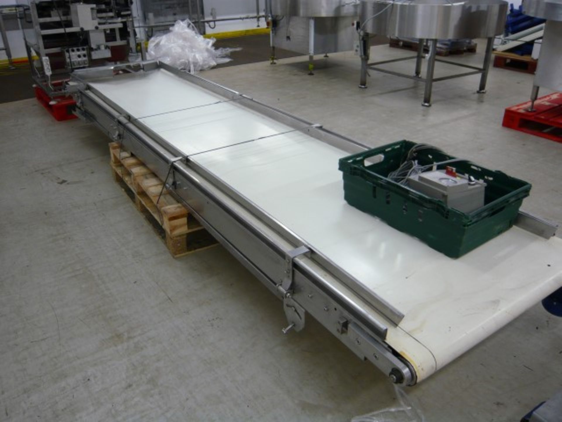 Blueberry weighing and packing line - Image 6 of 10