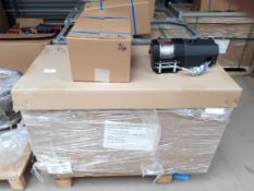 Pallet comprising (16) Superwinch S-Series 5000 Bare 24v WR winch, Part no S105054