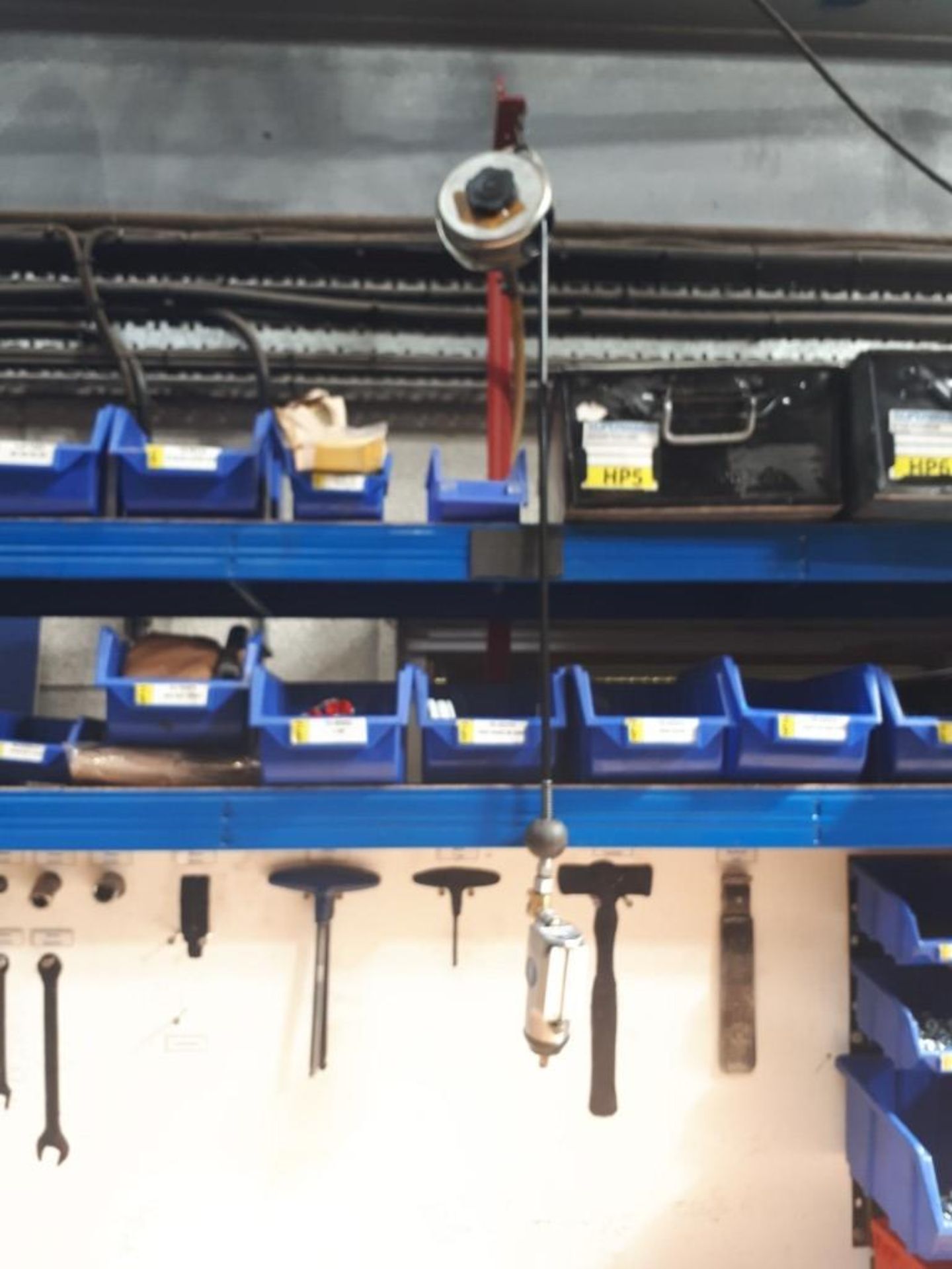 Bank of three steel framed workbenches with air hose reels & guns & assorted components - Image 4 of 9