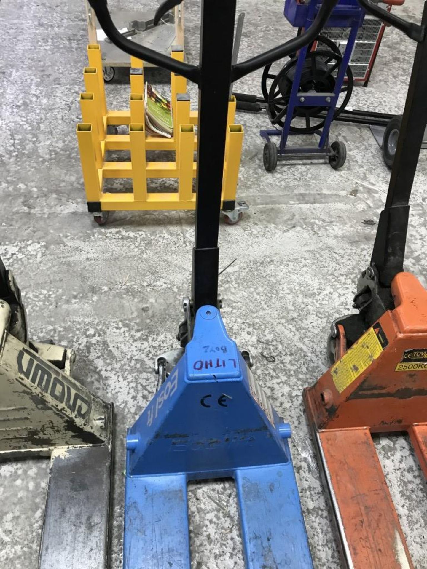 Eoslift hydraulic pallet truck - Image 2 of 2