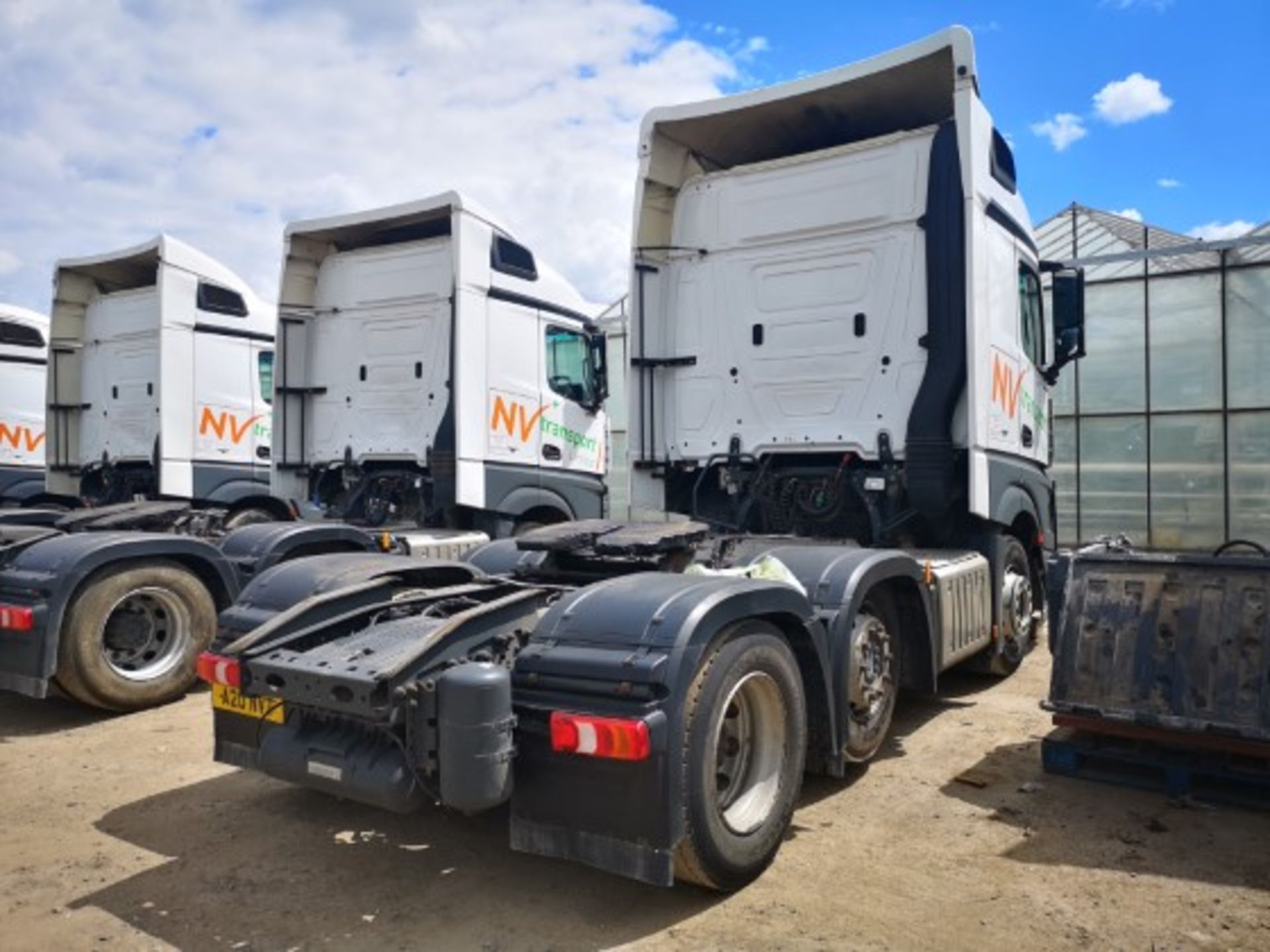 Mercedes Benz Actros 2548 LS 6X2 Mid-Lift Euro 6 Stream Space cab 2.5m - Image 2 of 8