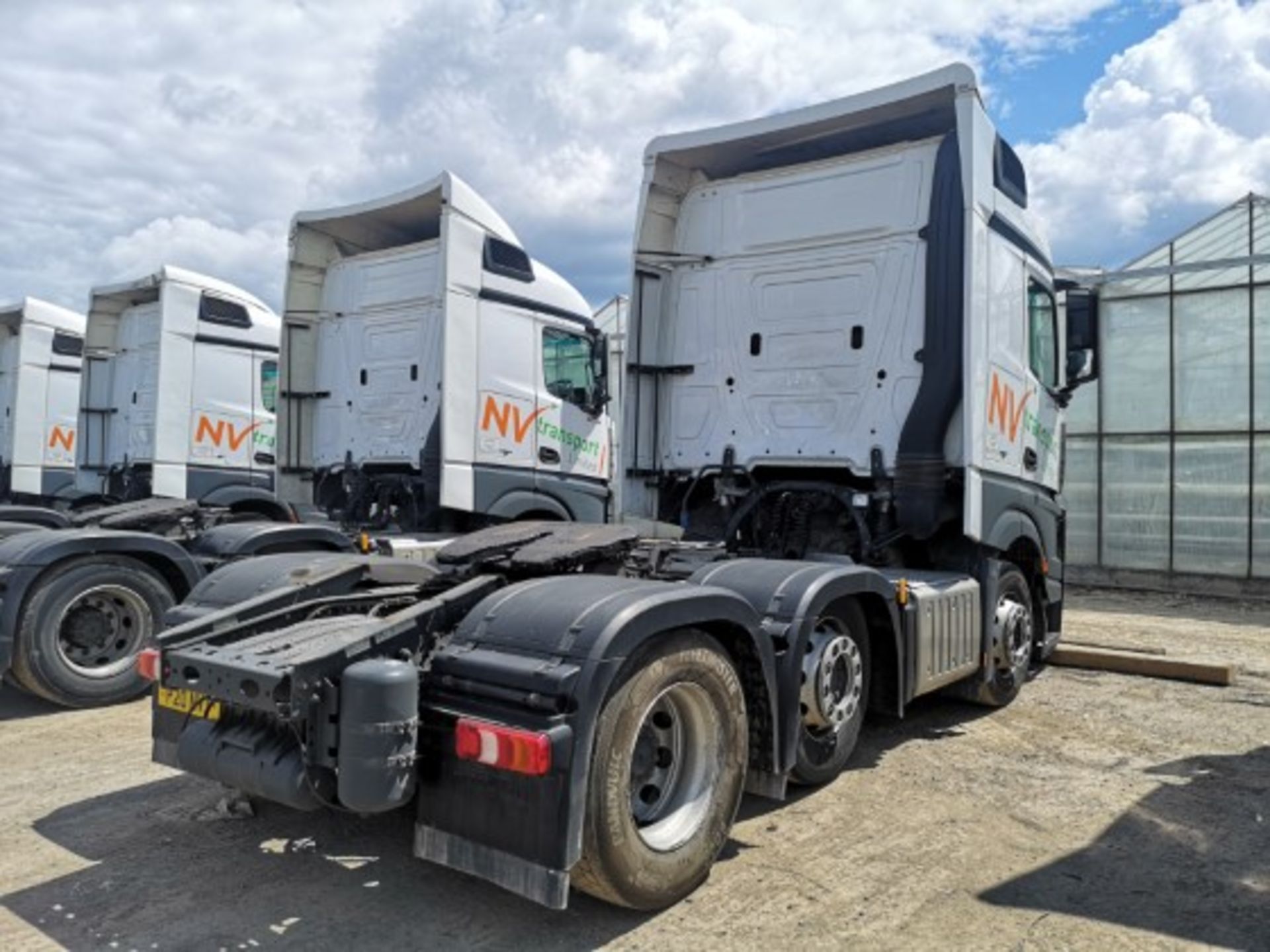 Mercedes Benz Actros 2548 LS 6X2 Mid-Lift Euro 6 Stream Space cab 2.5m - Image 2 of 8