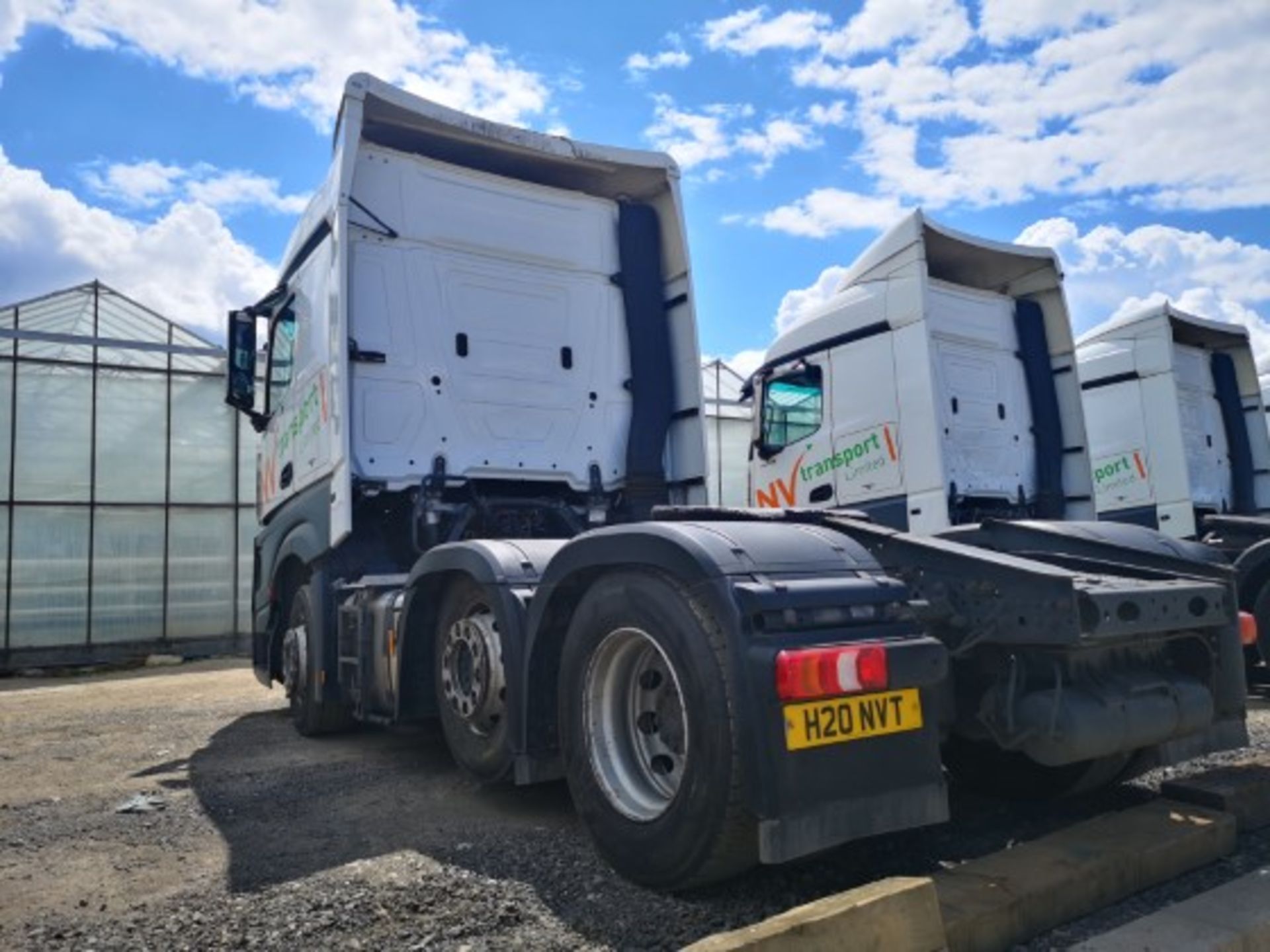 Mercedes Benz Actros 2548 LS 6X2 Mid-Lift Euro 6 Stream Space cab 2.5m - Image 3 of 9