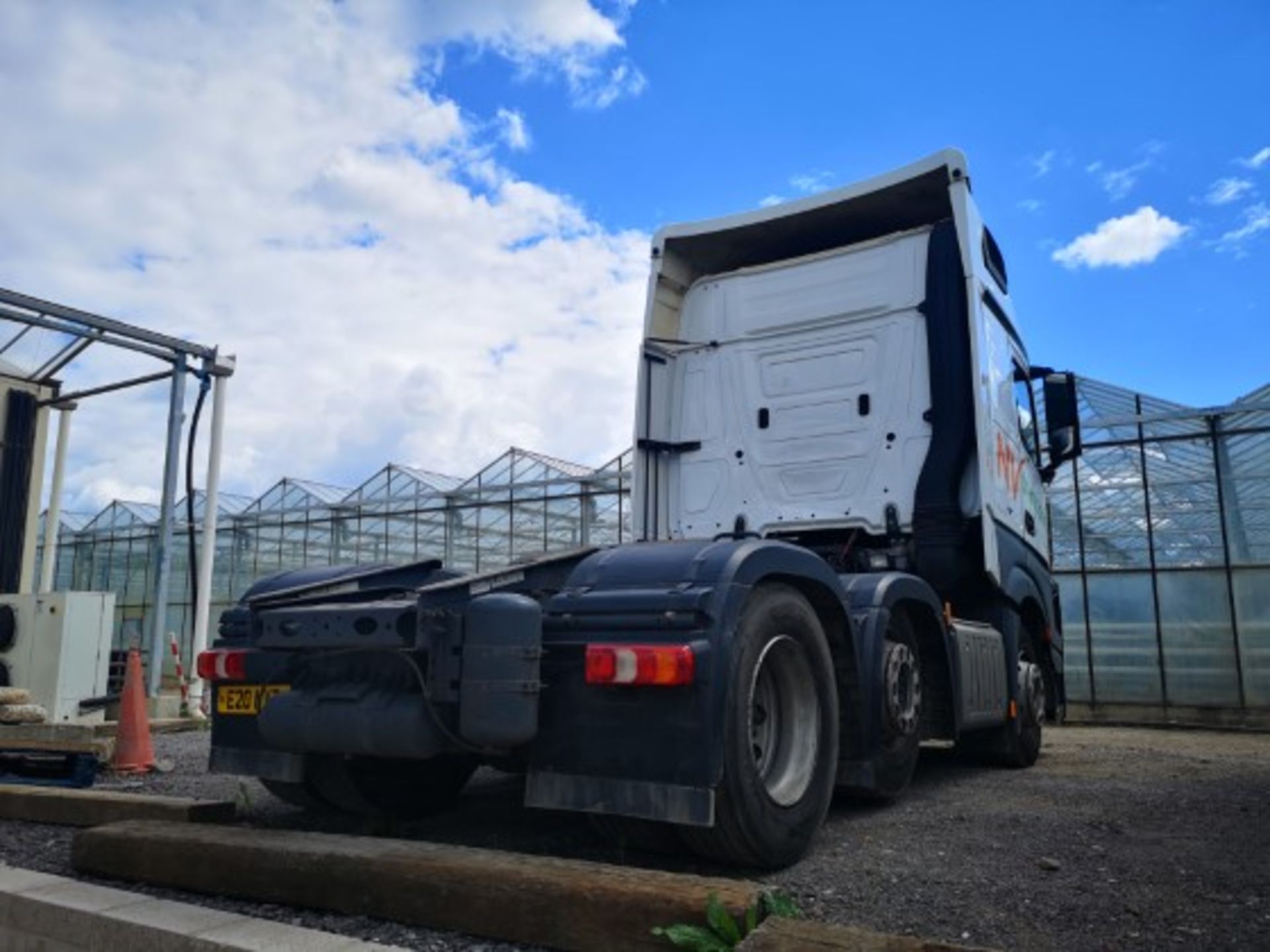 Mercedes Benz Actros 2548 LSVLA 6X2 Flat Floor Mid-Lift Euro 6 Classic Space S cab 2.5m - Image 2 of 8