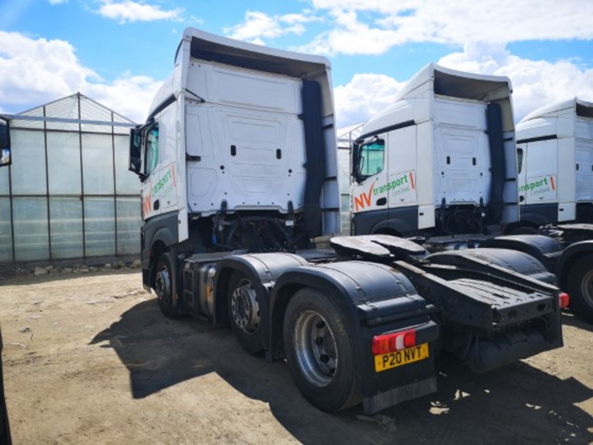 Mercedes Benz Actros 2548 LS 6X2 Mid-Lift Euro 6 Stream Space cab 2.5m - Image 3 of 8