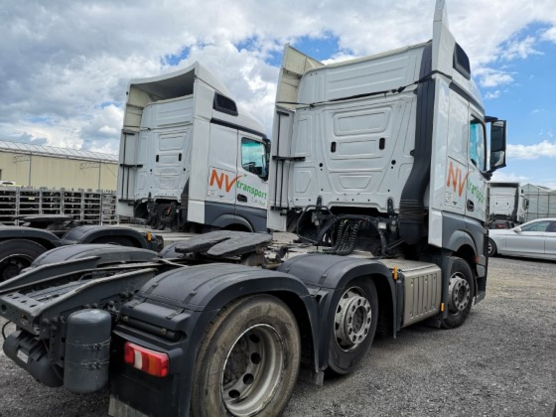 Mercedes Benz Actros 2548 LS 6X2 Mid-Lift Euro 6 Stream Space cab 2.5m - Image 2 of 8