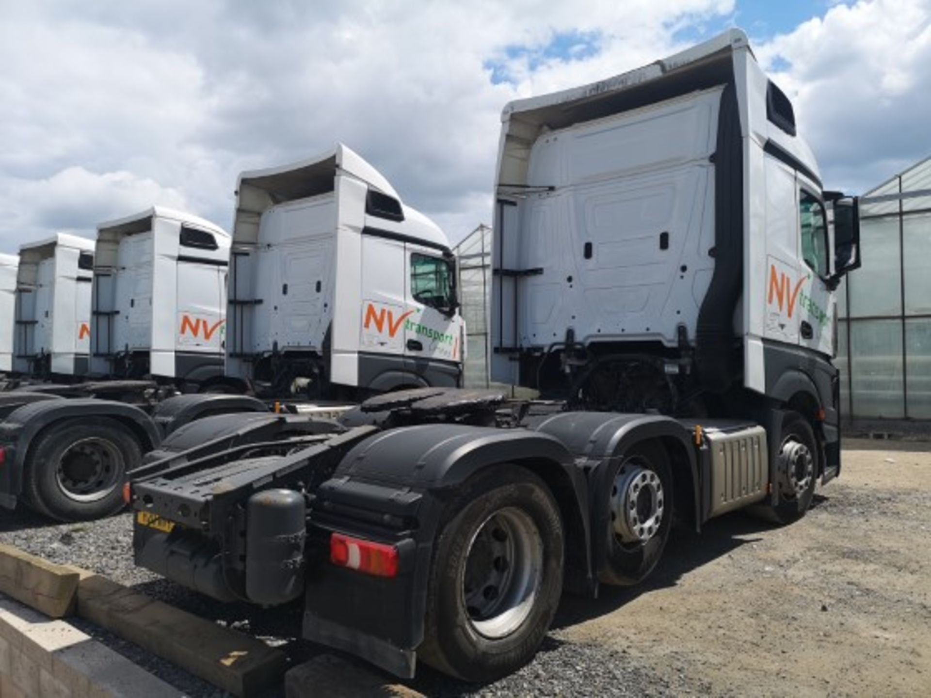 Mercedes Benz Actros 2548 LS 6X2 Mid-Lift Euro 6 Stream Space cab 2.5m - Image 2 of 9