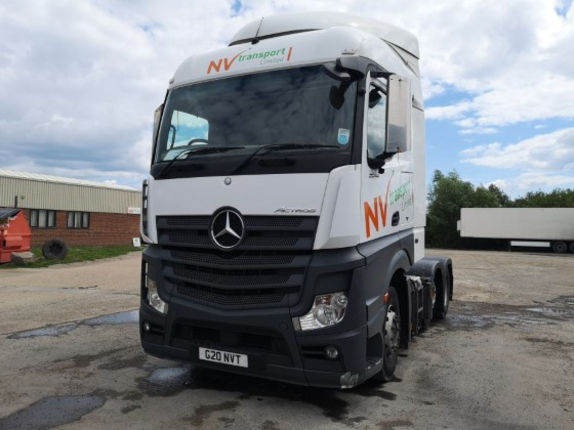 Mercedes Benz Actros 2548 LSVLA 6X2 Flat Floor Mid-Lift Euro 6 Classic Space S cab 2.5m - Image 4 of 8