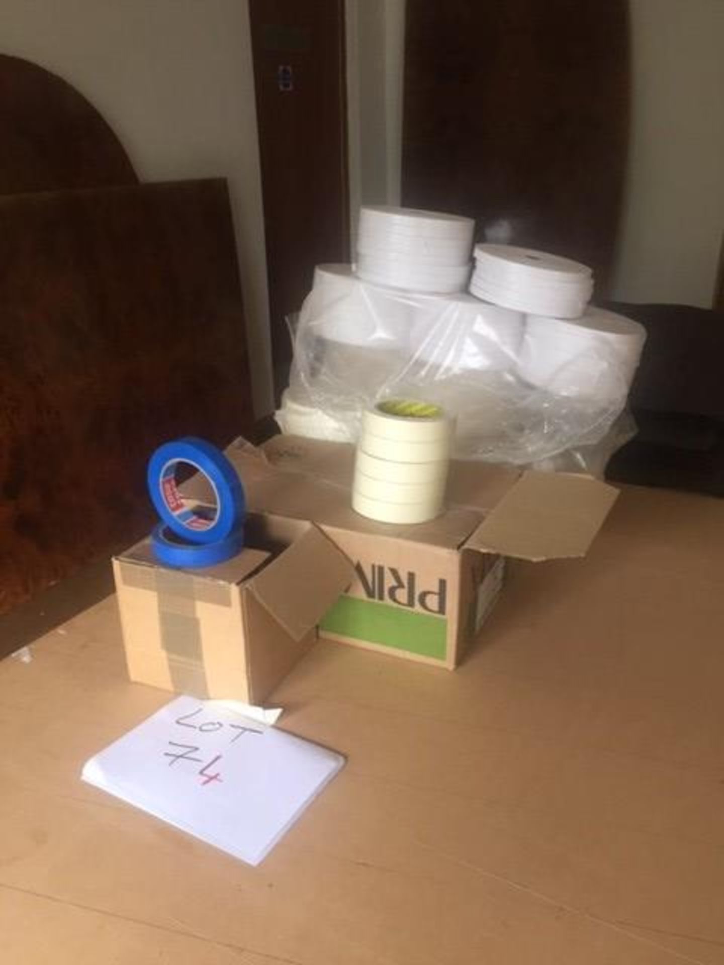 Quantity of various style veneer tape