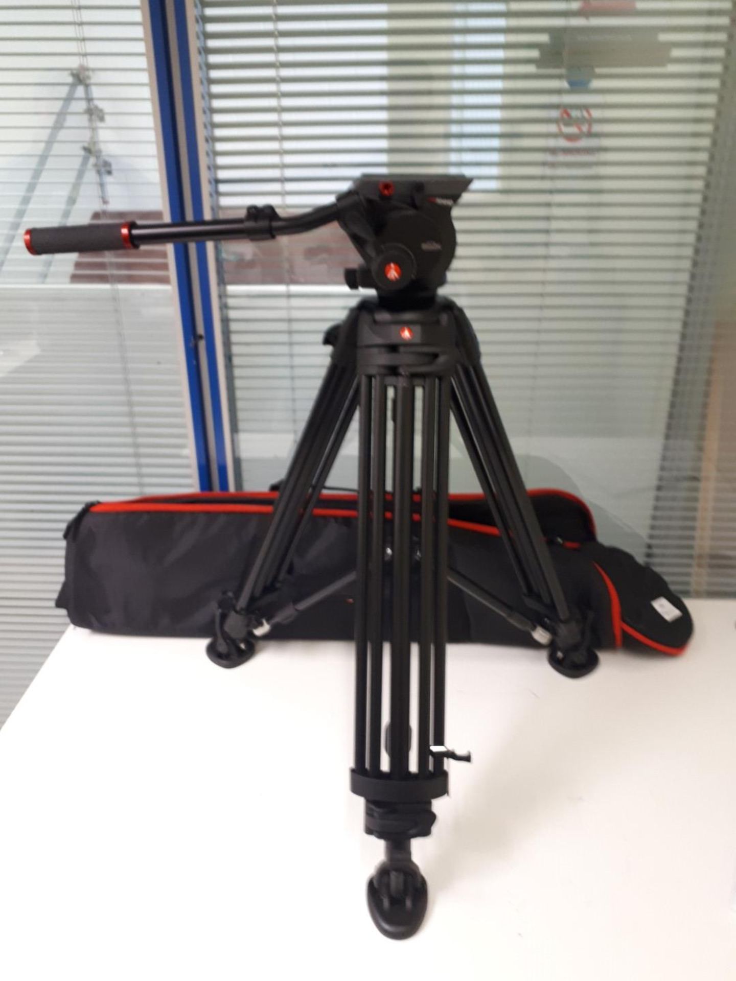 Manfrotto 546B Aluminium Twin Leg Tripod - Image 2 of 4