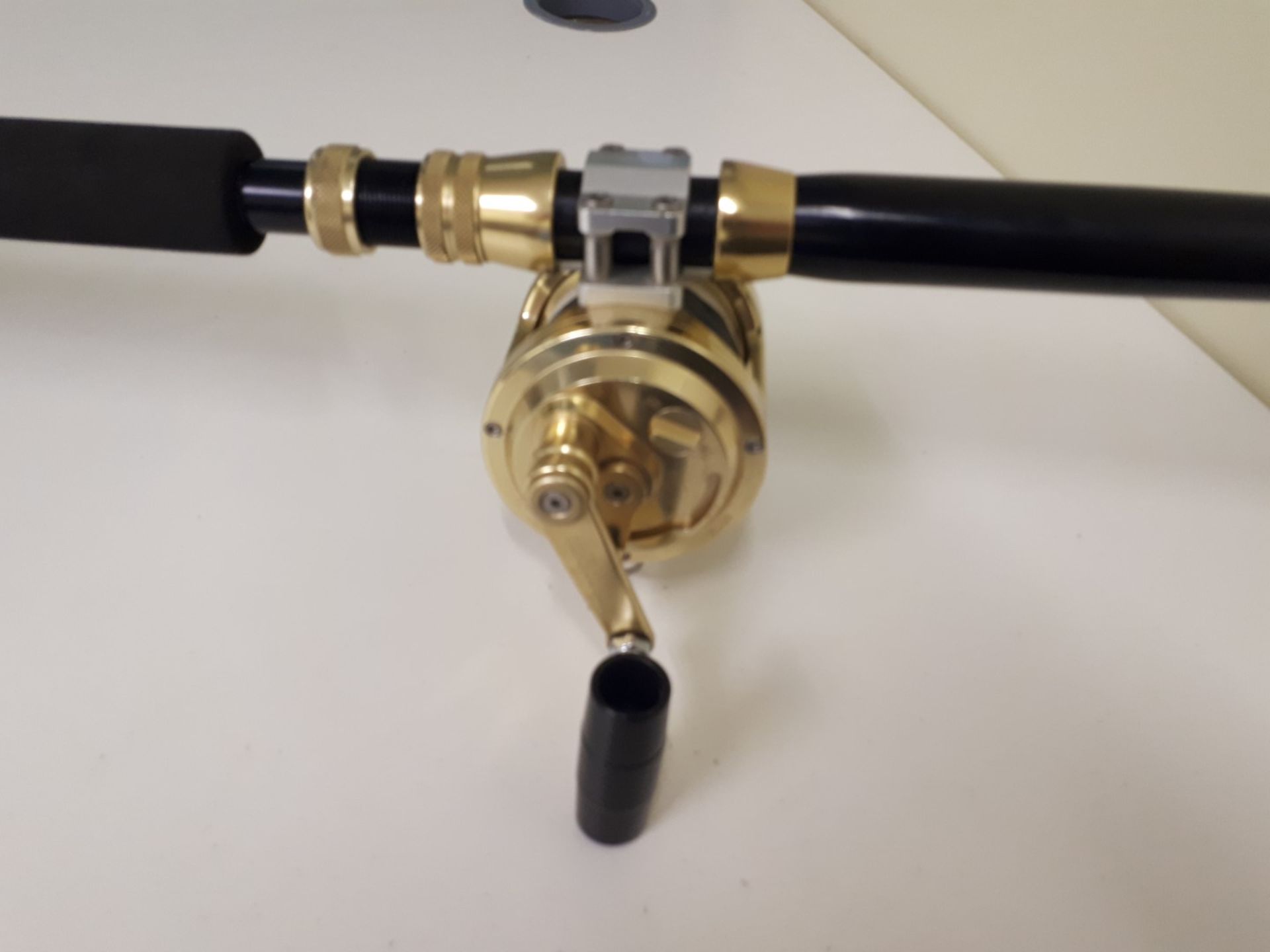 Alutecnos ALBACORE 20 Reel & Alutecnos 4/30 LB Rod - Image 2 of 3