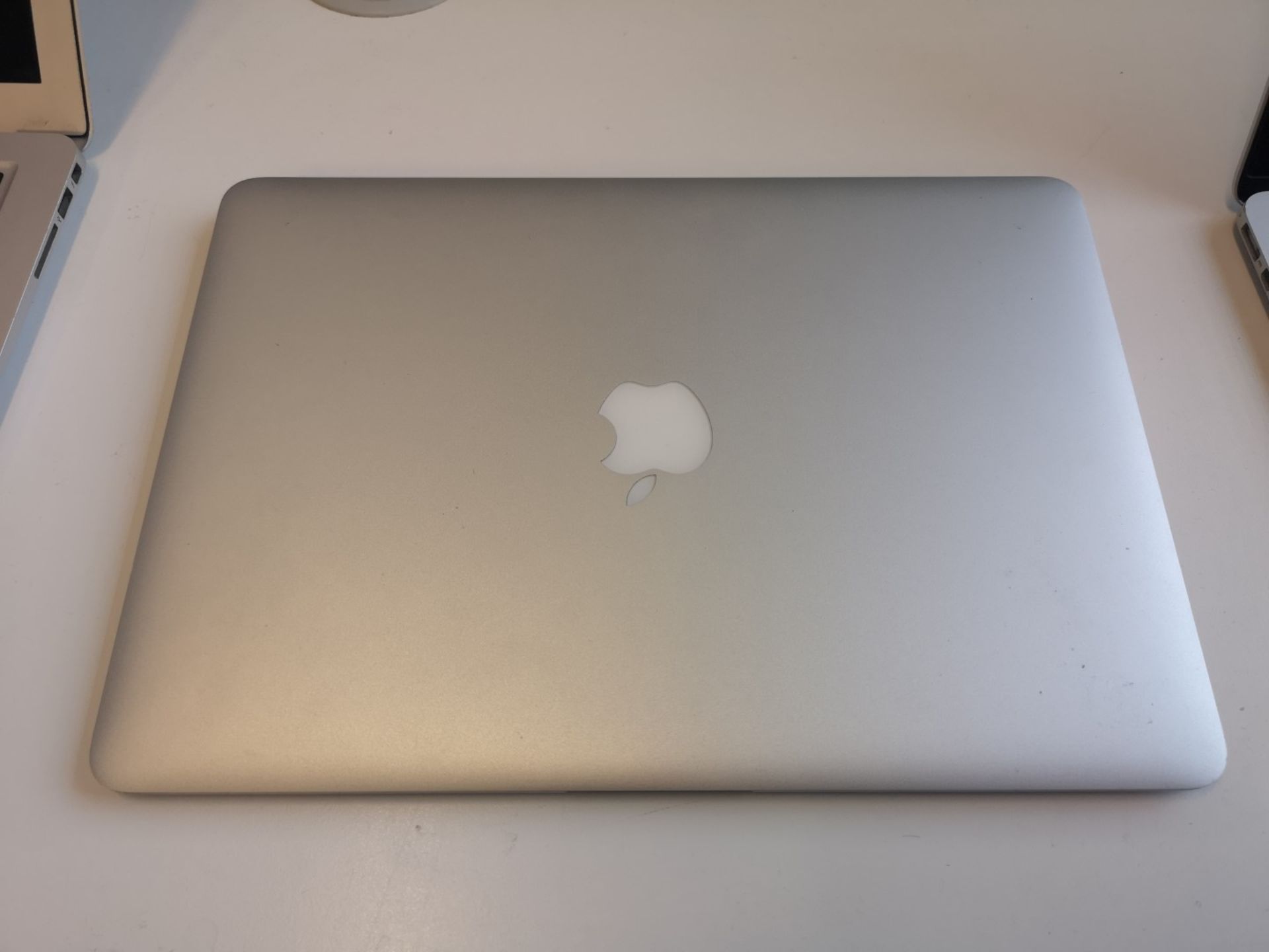 Apple MacBook Air "Core i5" 1.4 13" (Early 2014) - Image 2 of 3