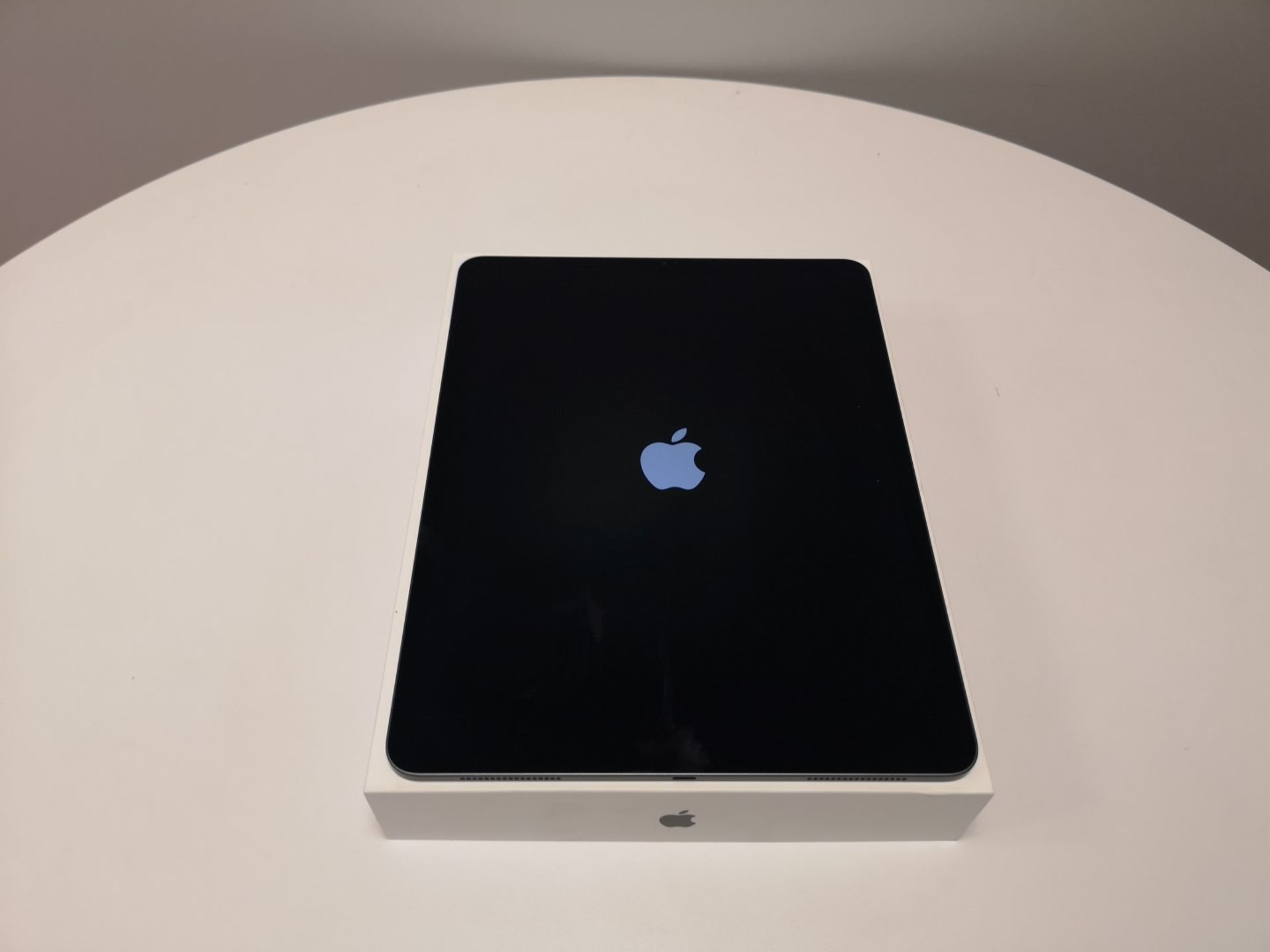 Apple iPad Pro 12.9" 64GB with Retina Display (Wi-Fi Only, Ex-Demo) - Image 4 of 6