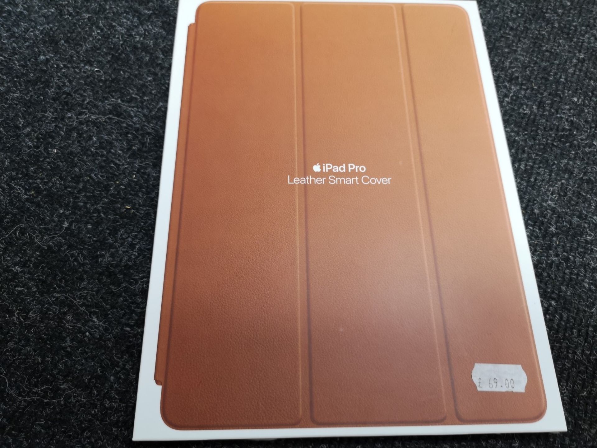 Quantity of Authentic Apple iPad Pro Covers / Sleeves 10.5" (49)