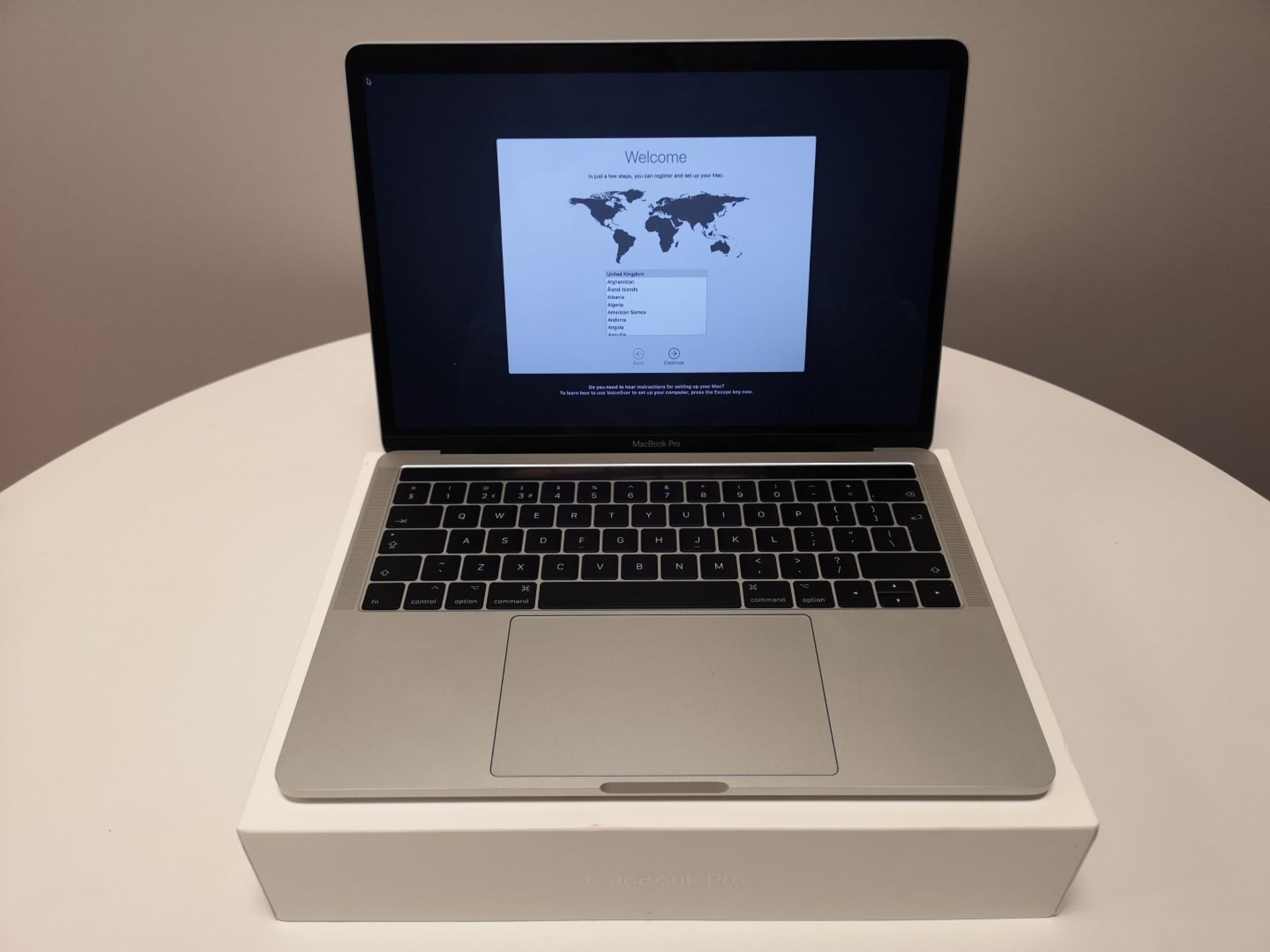 Apple MacBook Pro 13" 128GB with retina Display and Touchbar (Ex-Demo) - Image 4 of 7