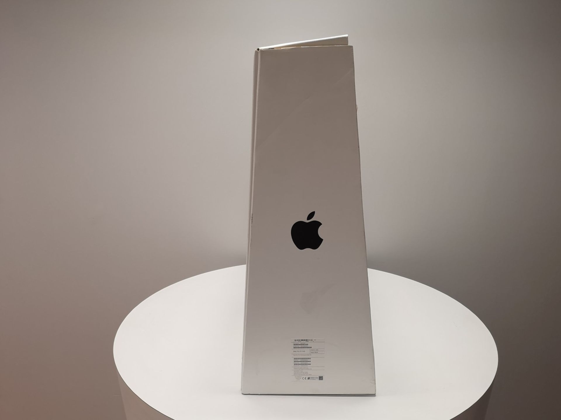 Apple iMac Pro 27" with Retina Display (Ex-Demo) - Image 6 of 6