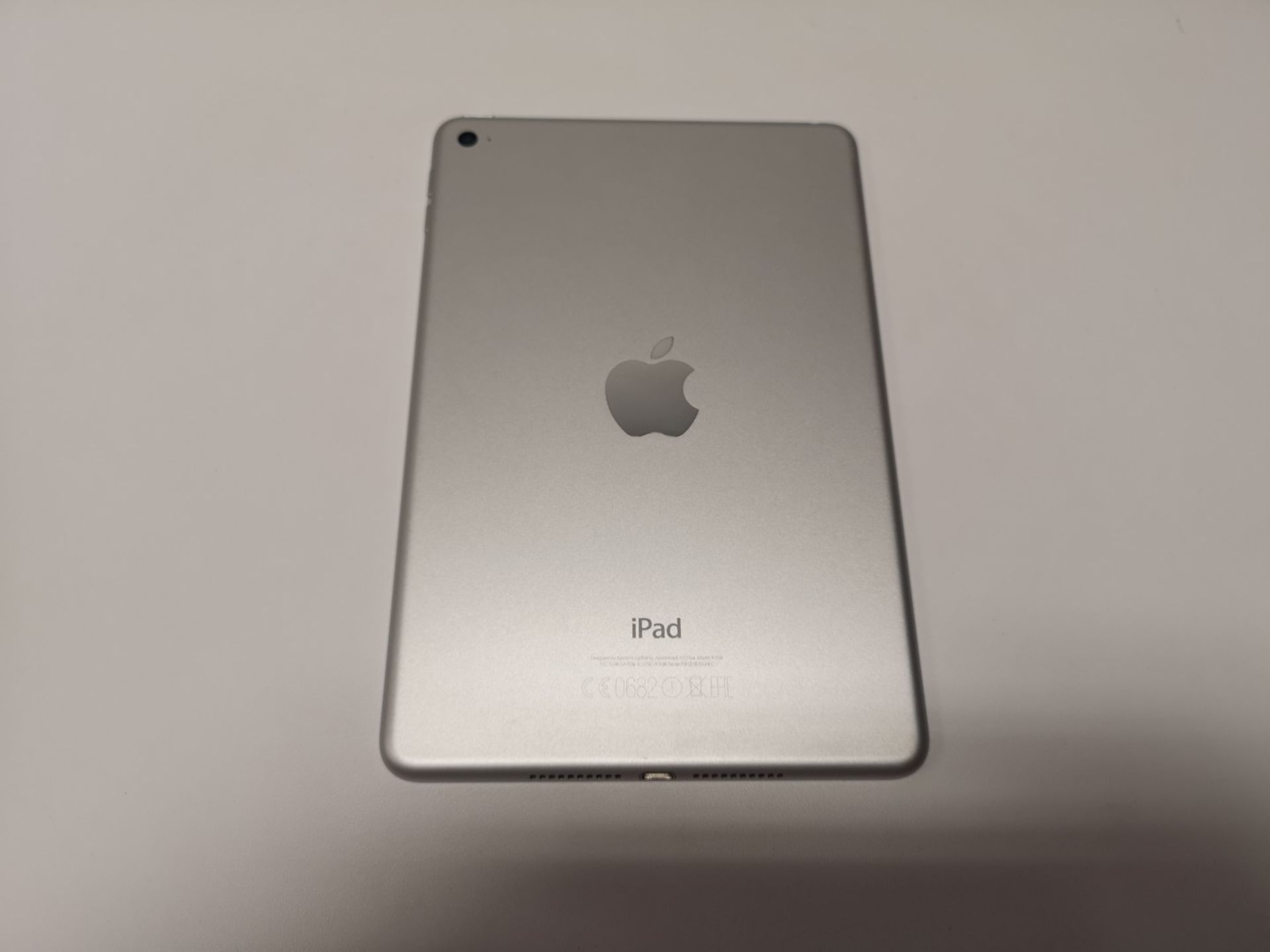 Apple iPad Mini 4 7.9" 128GB with Retina Display (Wi-Fi Only, Ex-Demo) - Image 3 of 5