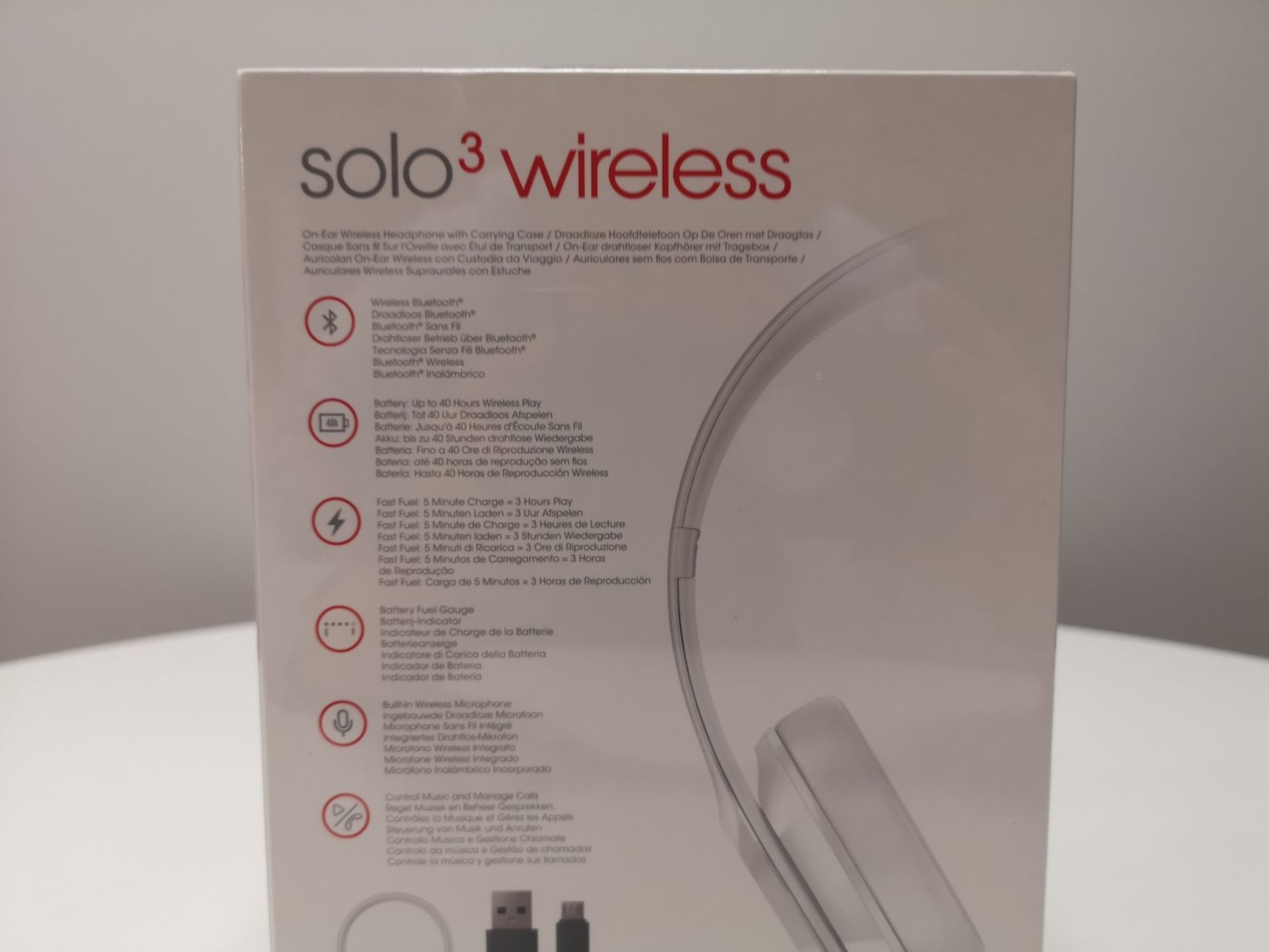 Beats by Dre Beats Solo 3 Wireless Headphones - Image 3 of 3