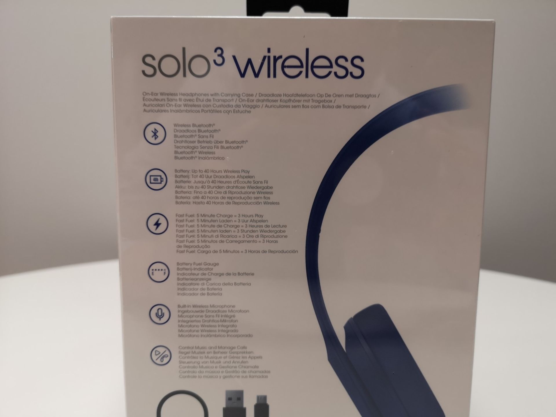 Beats by Dre Beats Solo 3 Wireless Headphones - Image 3 of 3