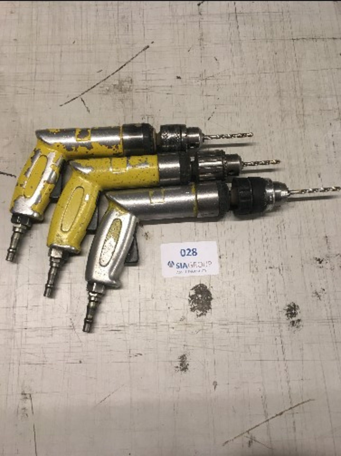 (3) Air Screw Drivers