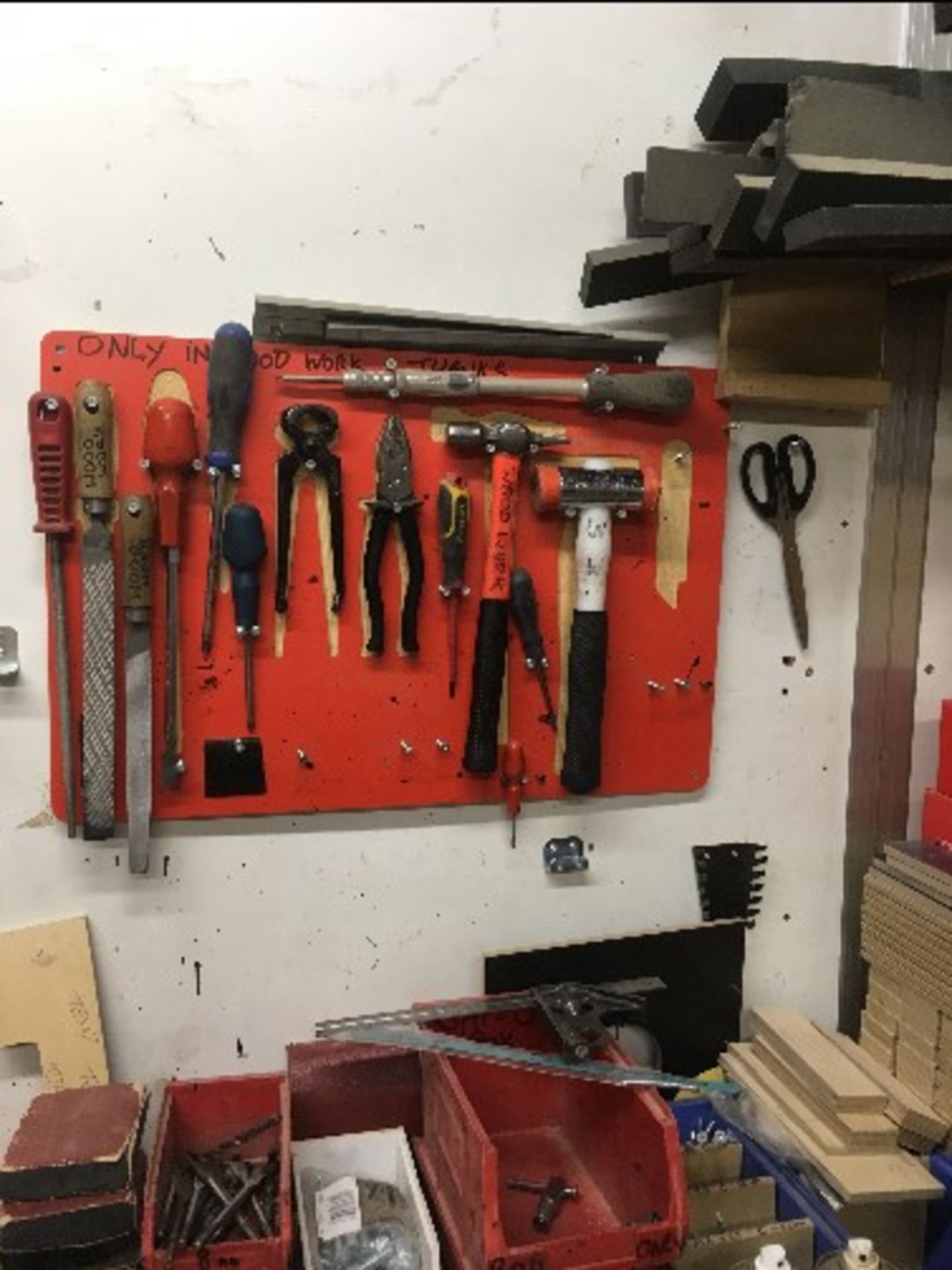Workbench, Steel Cabinet & Contents - Image 5 of 7