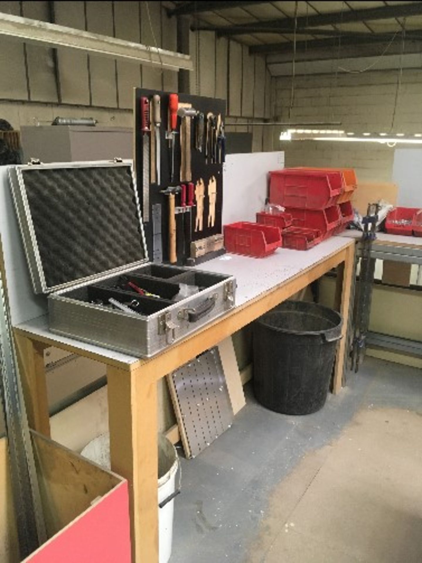 (2) Workbenches & Contents