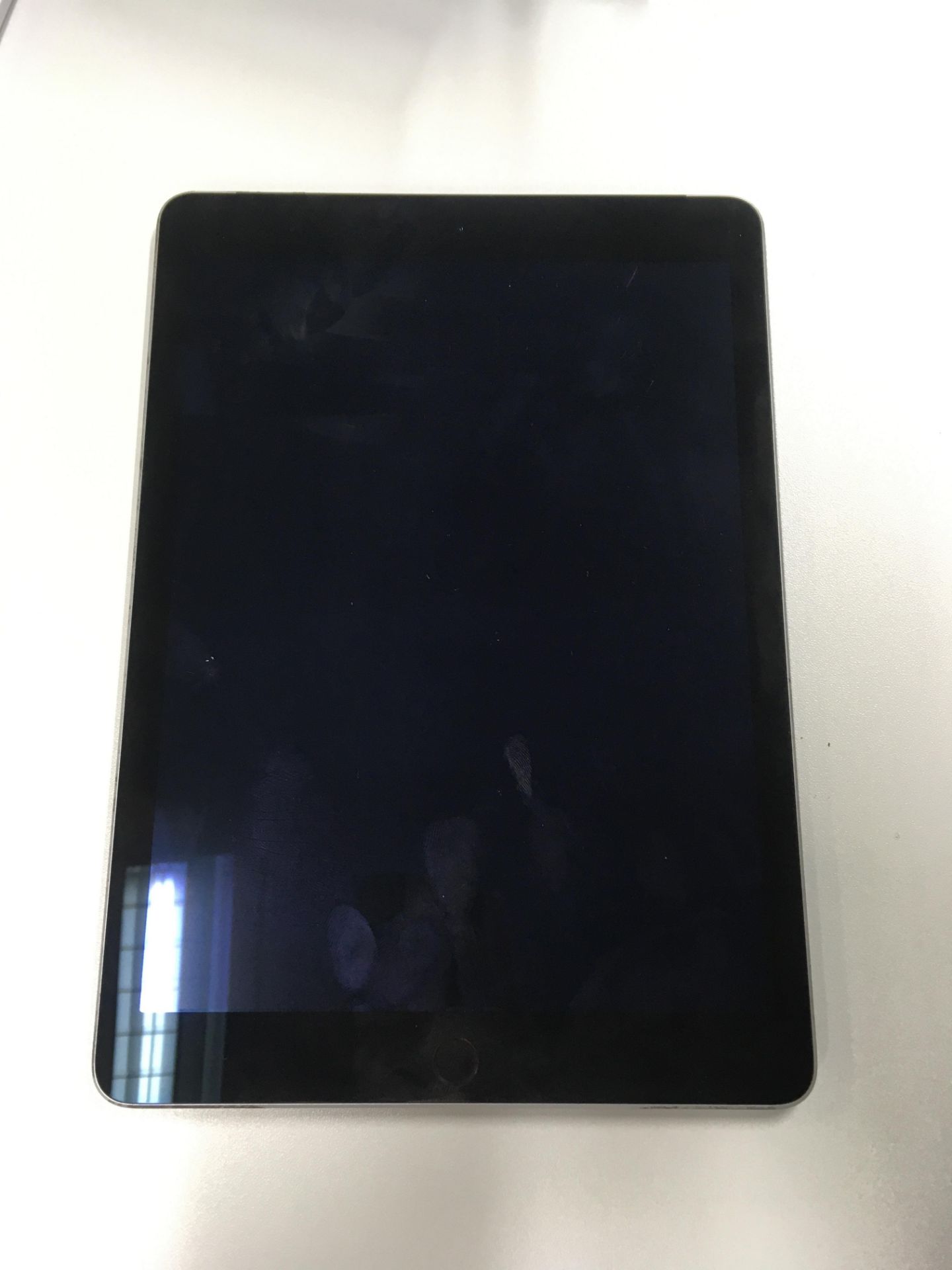 Apple iPad Air 2 9.7" Space Grey 128 GB WiFi & Cellular - Image 2 of 2