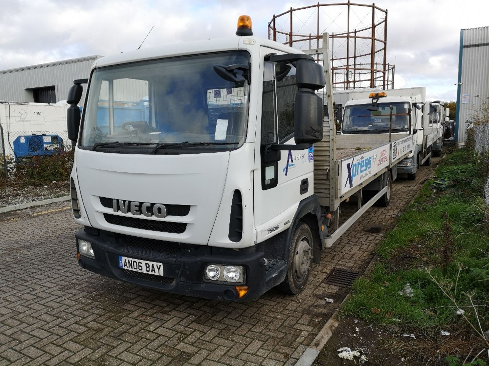 IVECO Eurocargo 75e16 day cab 7.5t automatic dropside truck, Registration No. AN06 BAY - Image 6 of 14