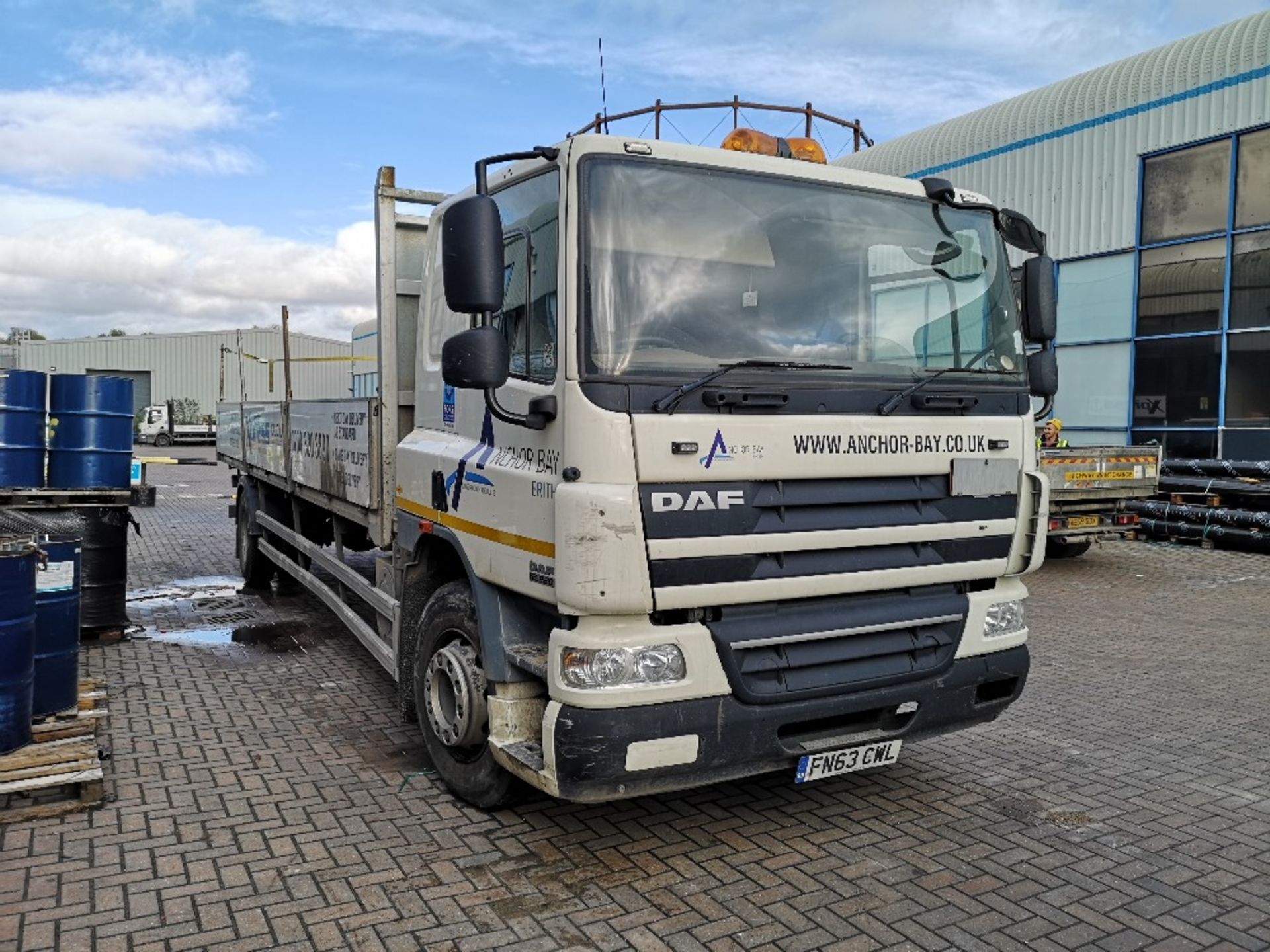 DAF CF 65.220 sleeper cab 18t dropside truck, Registration No. FN63 CWL - Image 3 of 17