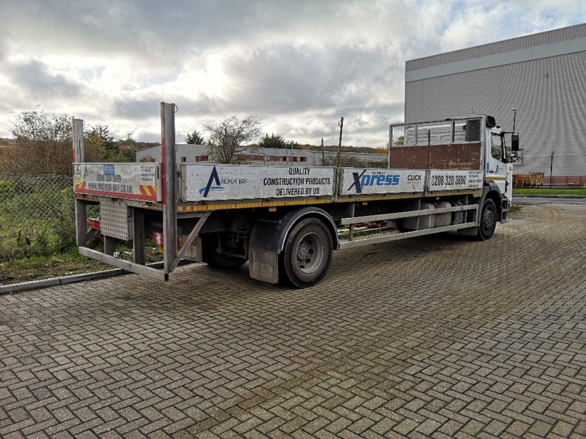 Mercedes Benz Axor sleeper cab 18t dropside truck, Registration No. YF63 HXN - Image 5 of 14