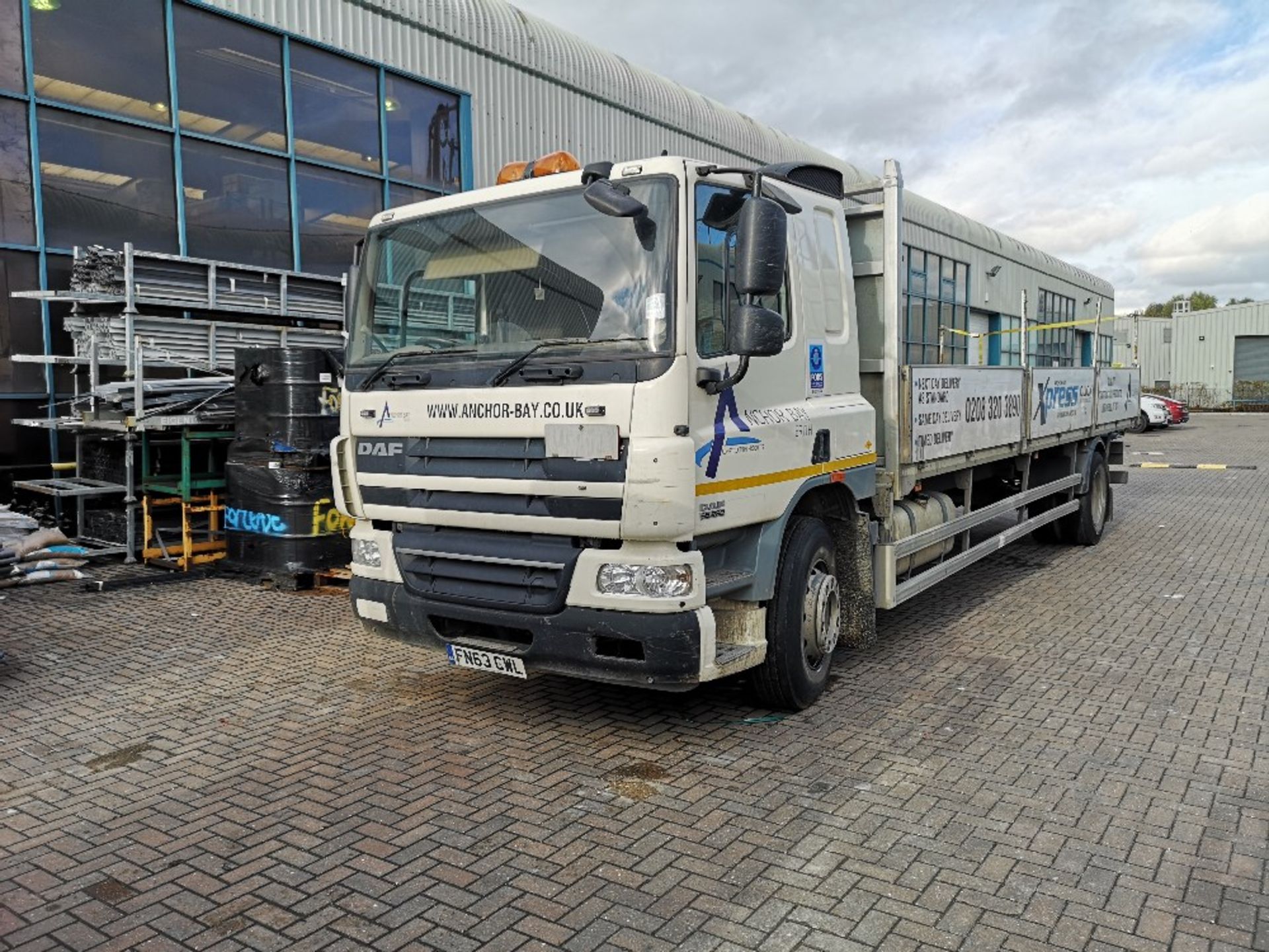 DAF CF 65.220 sleeper cab 18t dropside truck, Registration No. FN63 CWL - Image 8 of 17