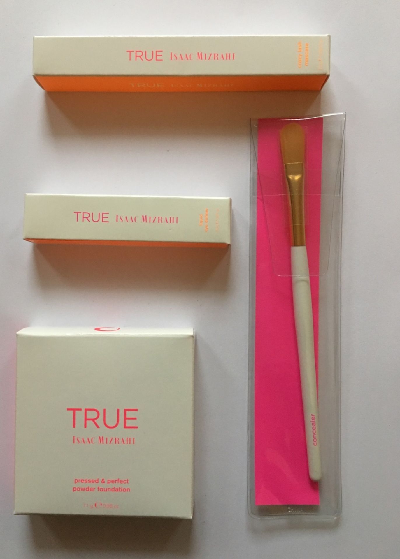 100 x True by issac Mizrahi 4 item gift set –6- Each set is individually packed in a padded envelope