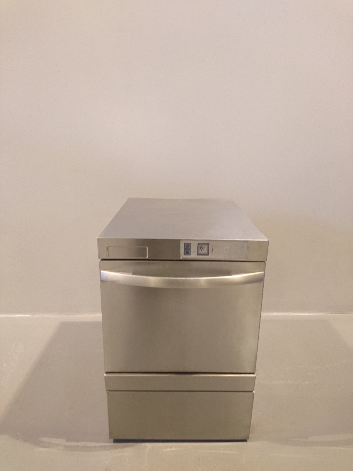 Commercial Dishwasher 230v H70xW70xD80cm