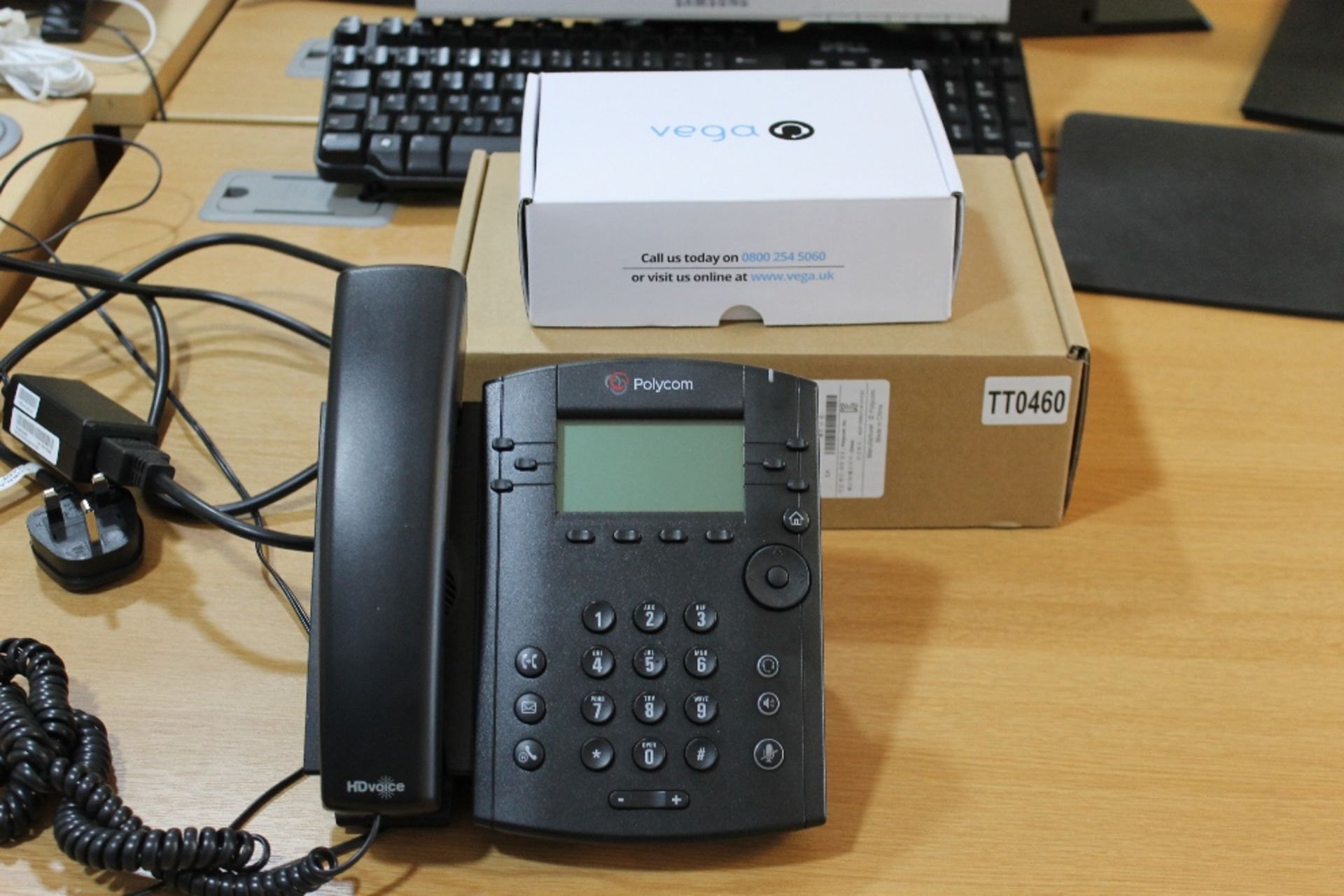 VVX 301 Desktop Telephone – VOIP + VEGA Head Set – Both As New This super machine was purchased by