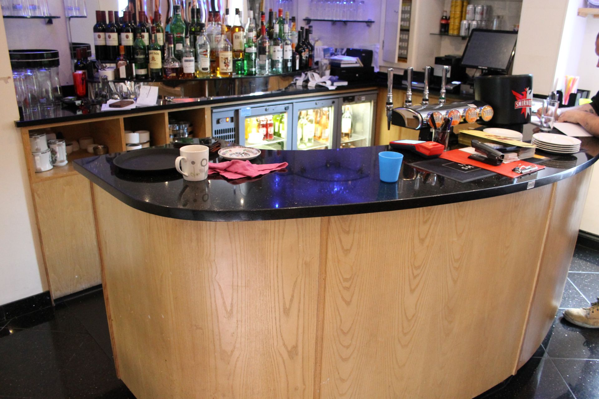 Bar Unit with Black Marble Top – 5 Shelves -W328cm x D78cm - Image 3 of 3