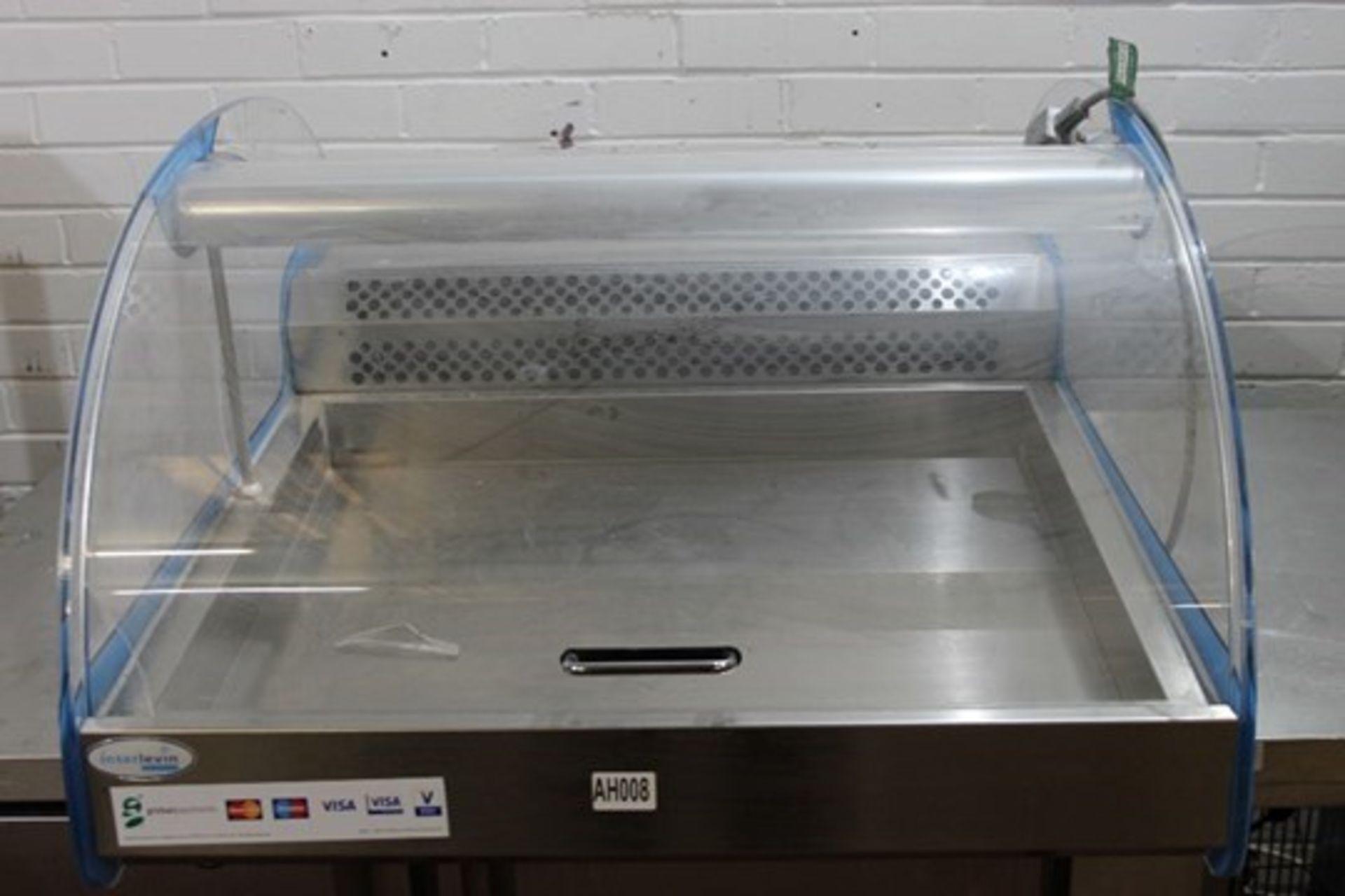 Interlevin Counter Top Refrigerated Display - broken glass -1phas found – NO VAT - Image 2 of 3