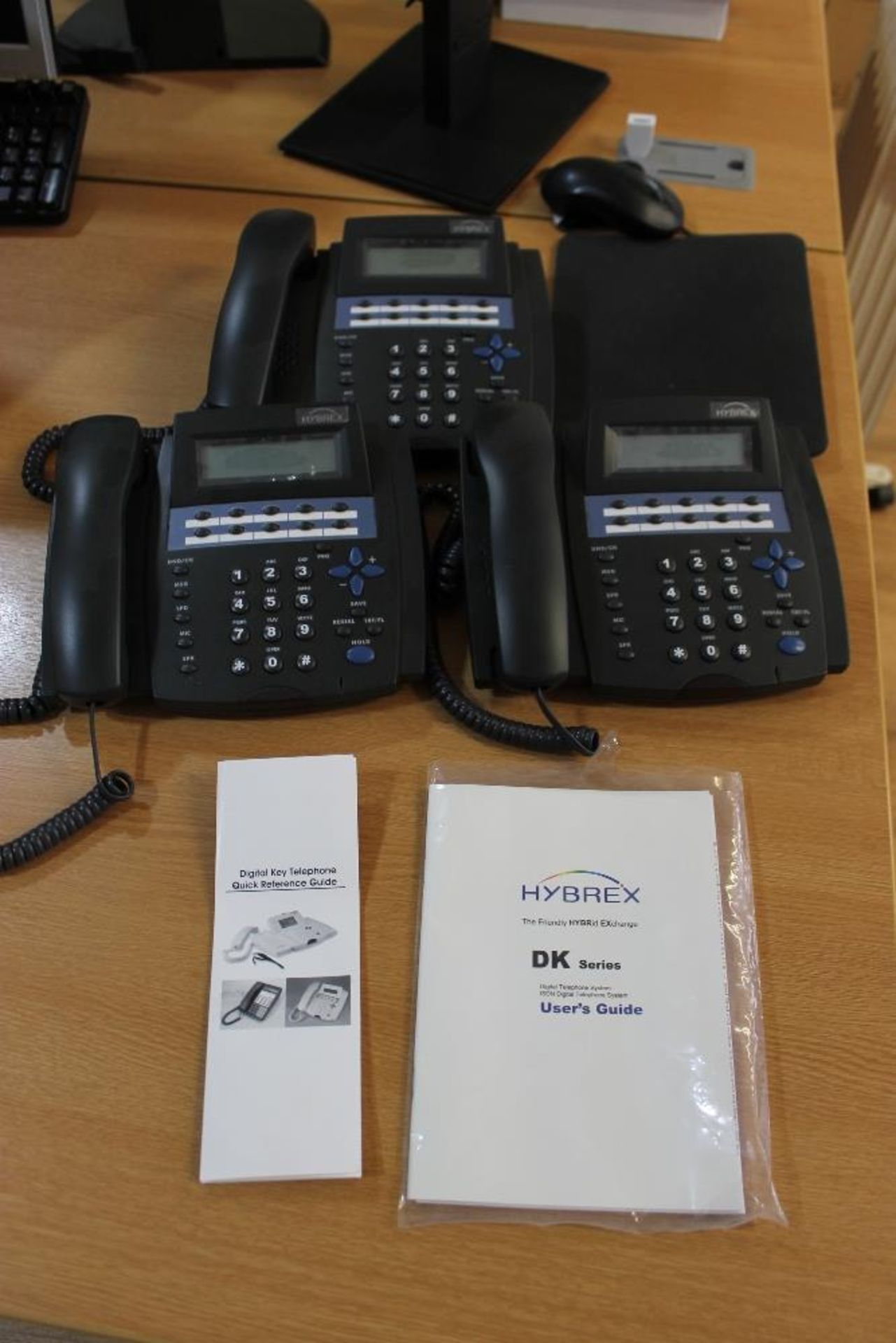 New Telephone System Switchboard PBX Complete Plug & Play 408 + 3 Desk Telephones This super machine - Image 2 of 3