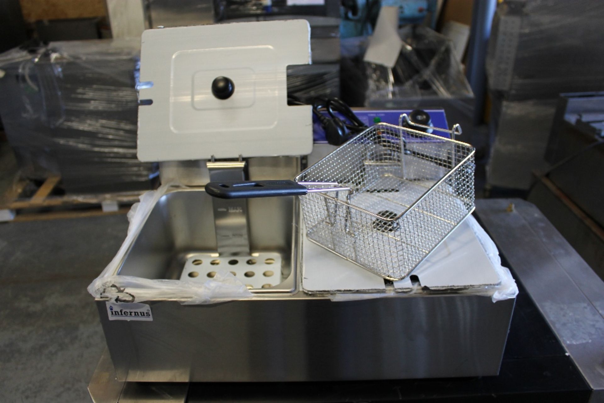 Infernus Twin Tank Double Basket New & Boxed Electric Fryer 1ph - Model INF-EF-6+6 - Image 3 of 3
