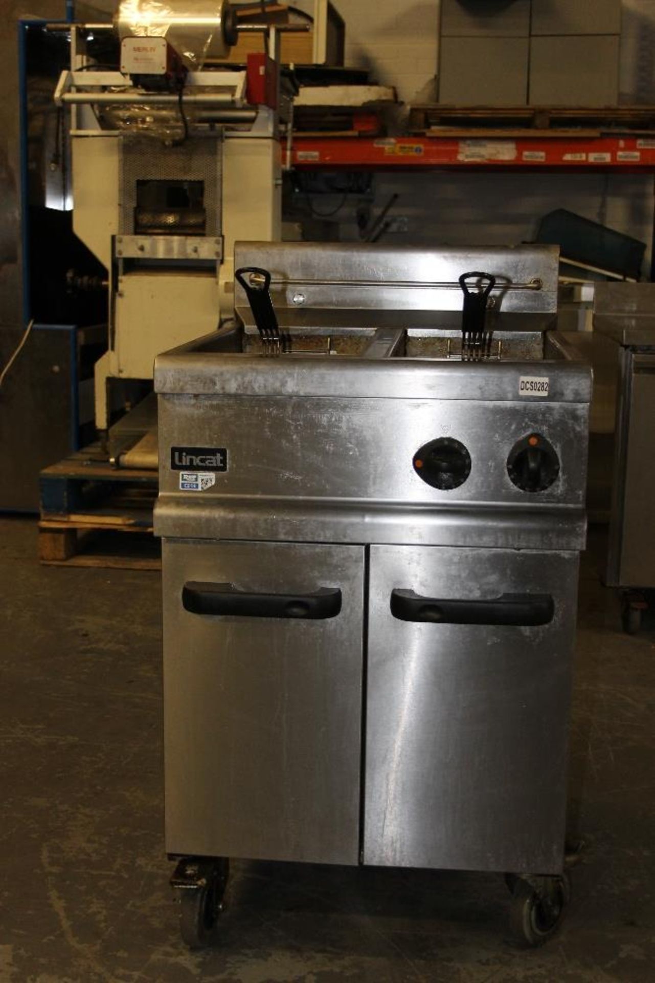 Lincat Twin Tank Double Basket Gas Fryer – Model A003