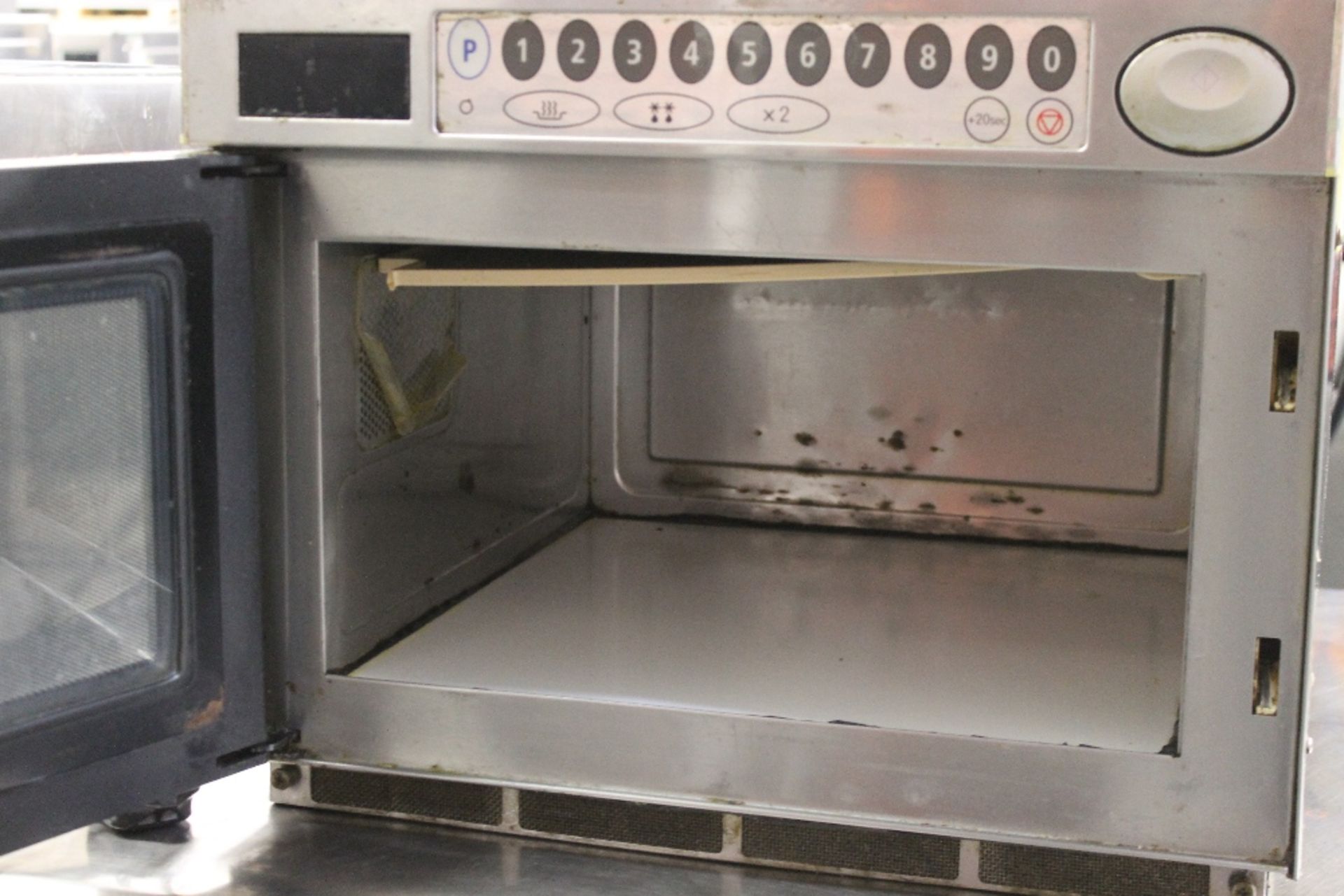 Heavy Duty 1600w Commercial Microwave -CM1629Recently removed from a working kitchen - Image 2 of 3