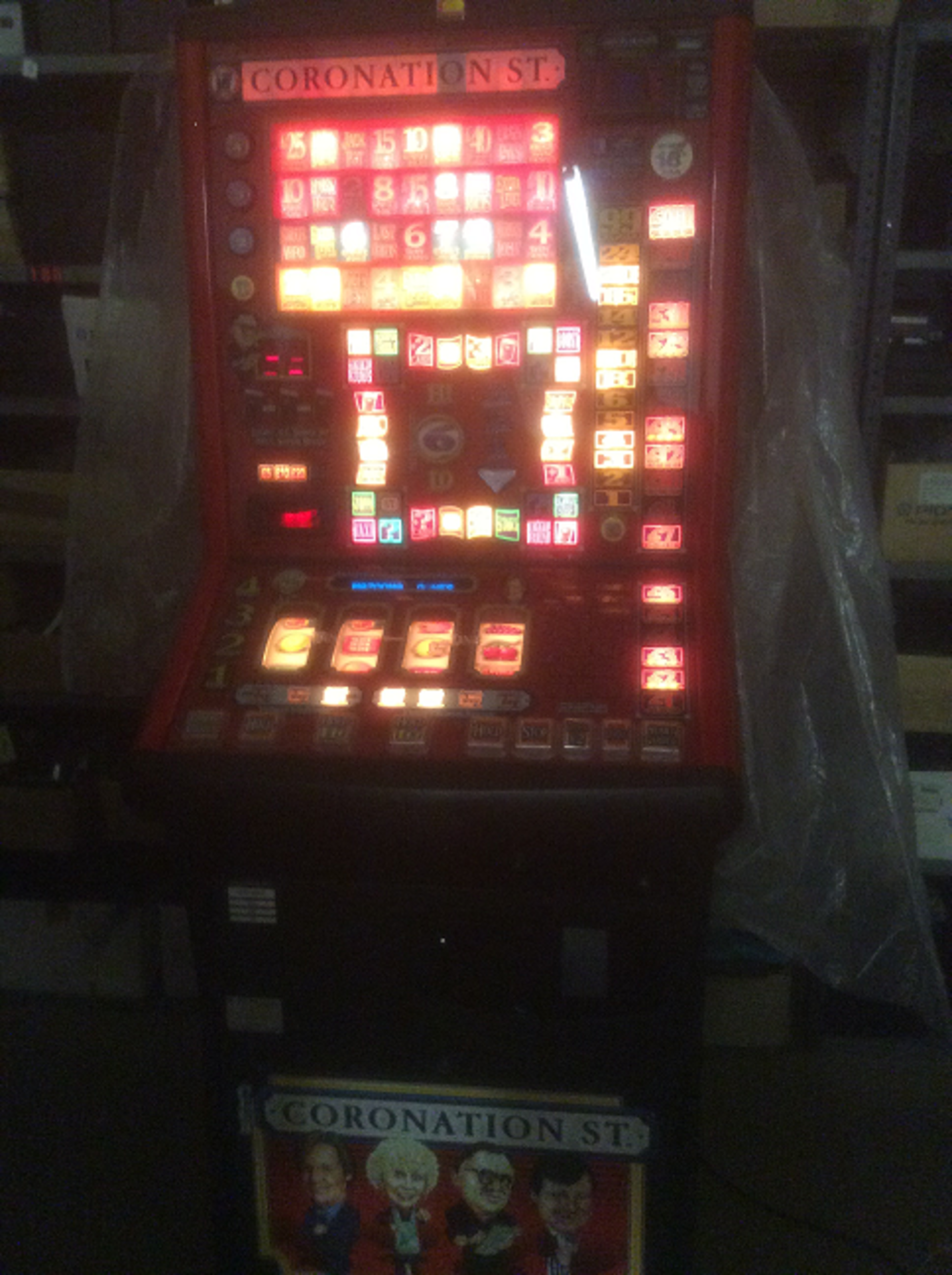 Club Coronation Street Fruit Machine -takes new £1 coinNO VAT