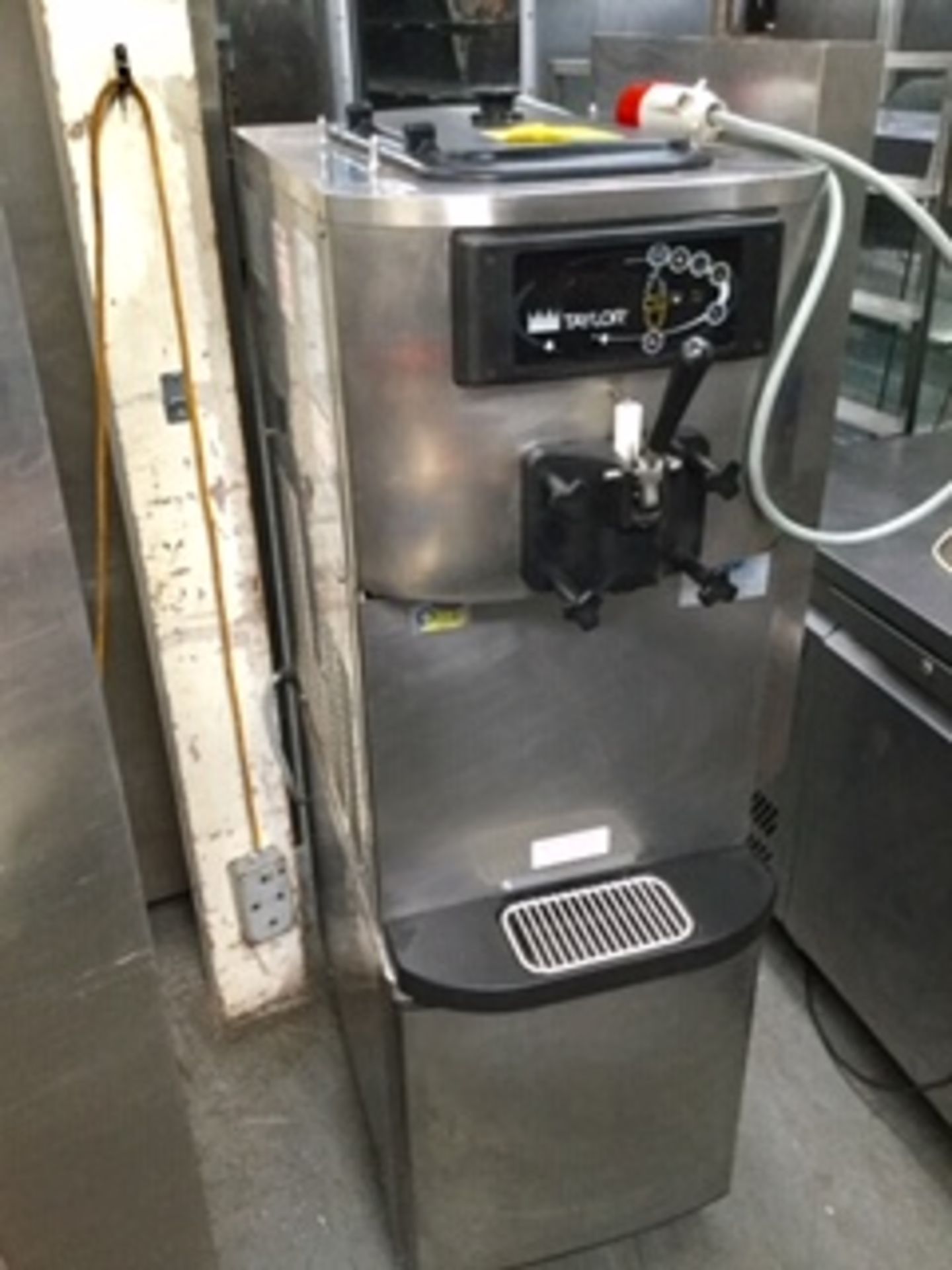 Taylors Soft Ice Cream Machine -3ph – NO VAT - Image 2 of 3