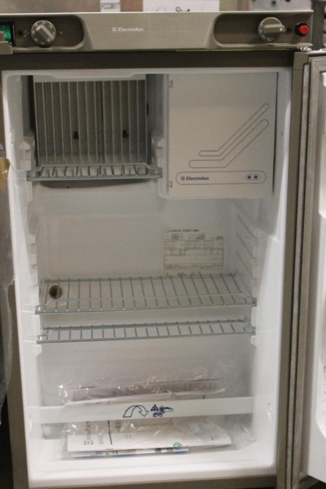 Electrolux LPG in Fridge -RM4230S – with manual - Image 2 of 3