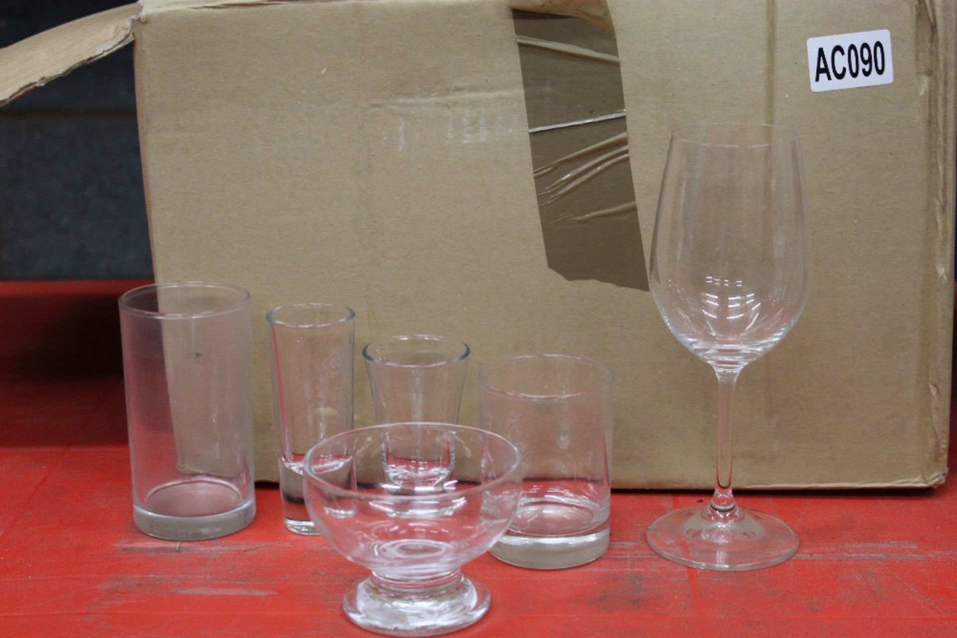Quantity of Assorted Glassware
