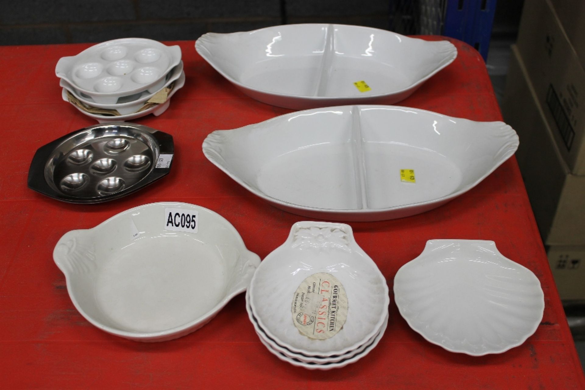 Mixed Crockery Lot to include:Serving DishesSmall Casserole Dish3 x Scallop DishesCeramic Snail - Image 2 of 2