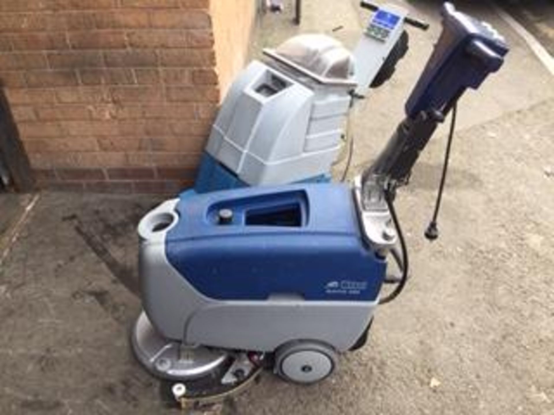 Wirbel Rapid Floor Cleaner & Scrubbing Machine – missing lid – NO VAT - Image 3 of 3