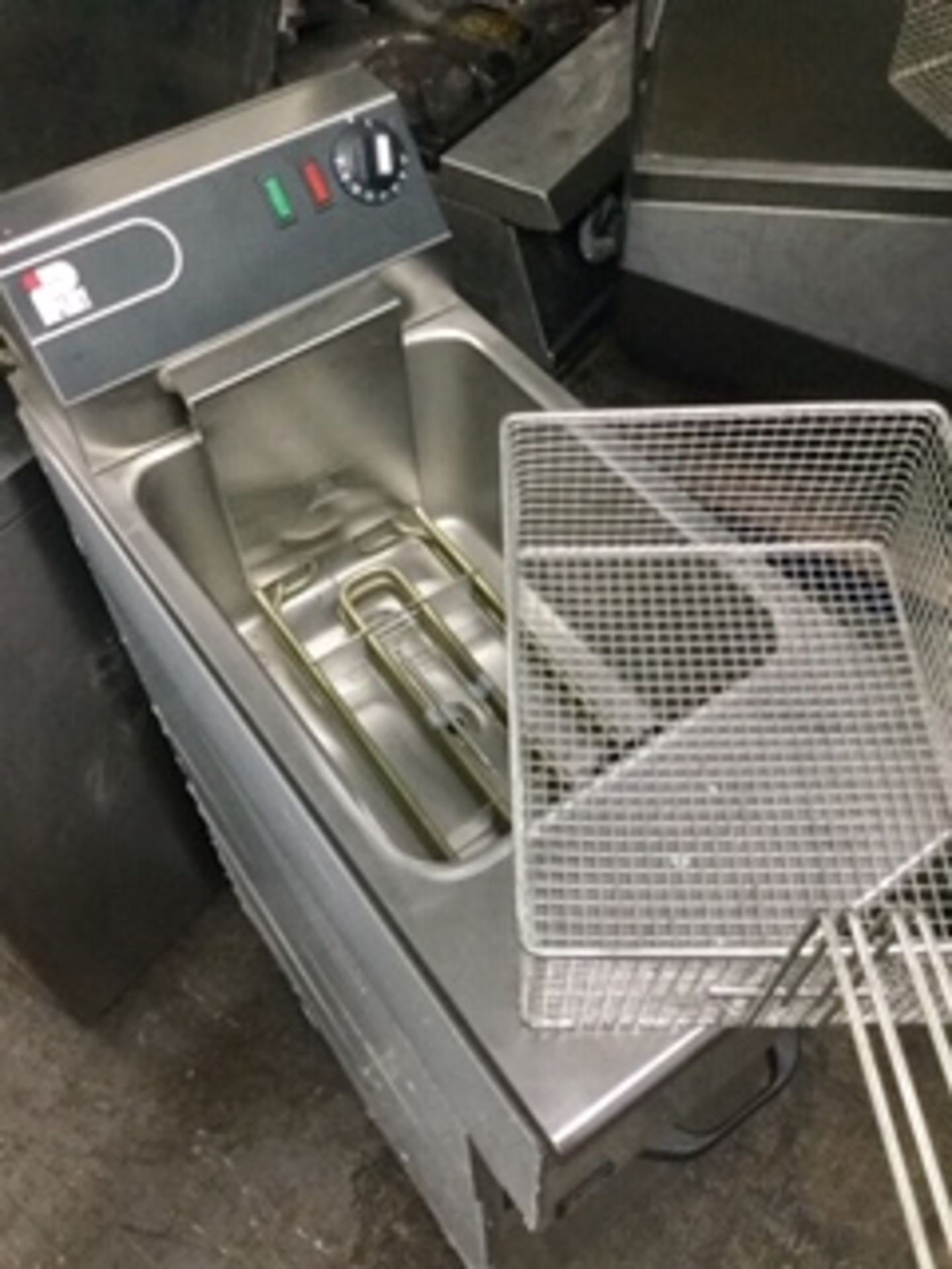 Parry 6kw Single Electric Fryer – New – 1 Basket – NO VAT