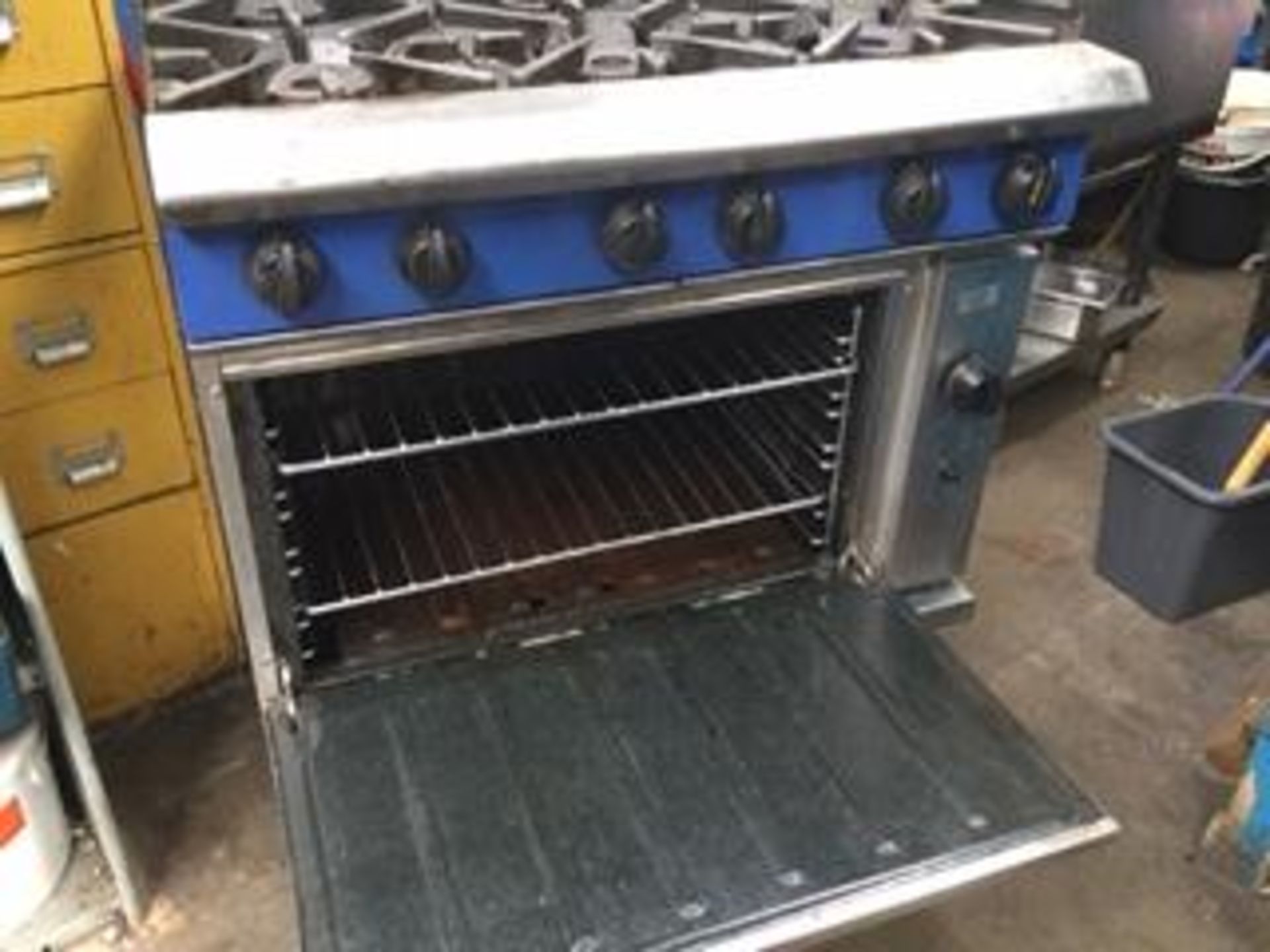 Blue Seal Six Burner NAT Gas Cooker + Oven – Tested Working – NO VAT - Image 4 of 4